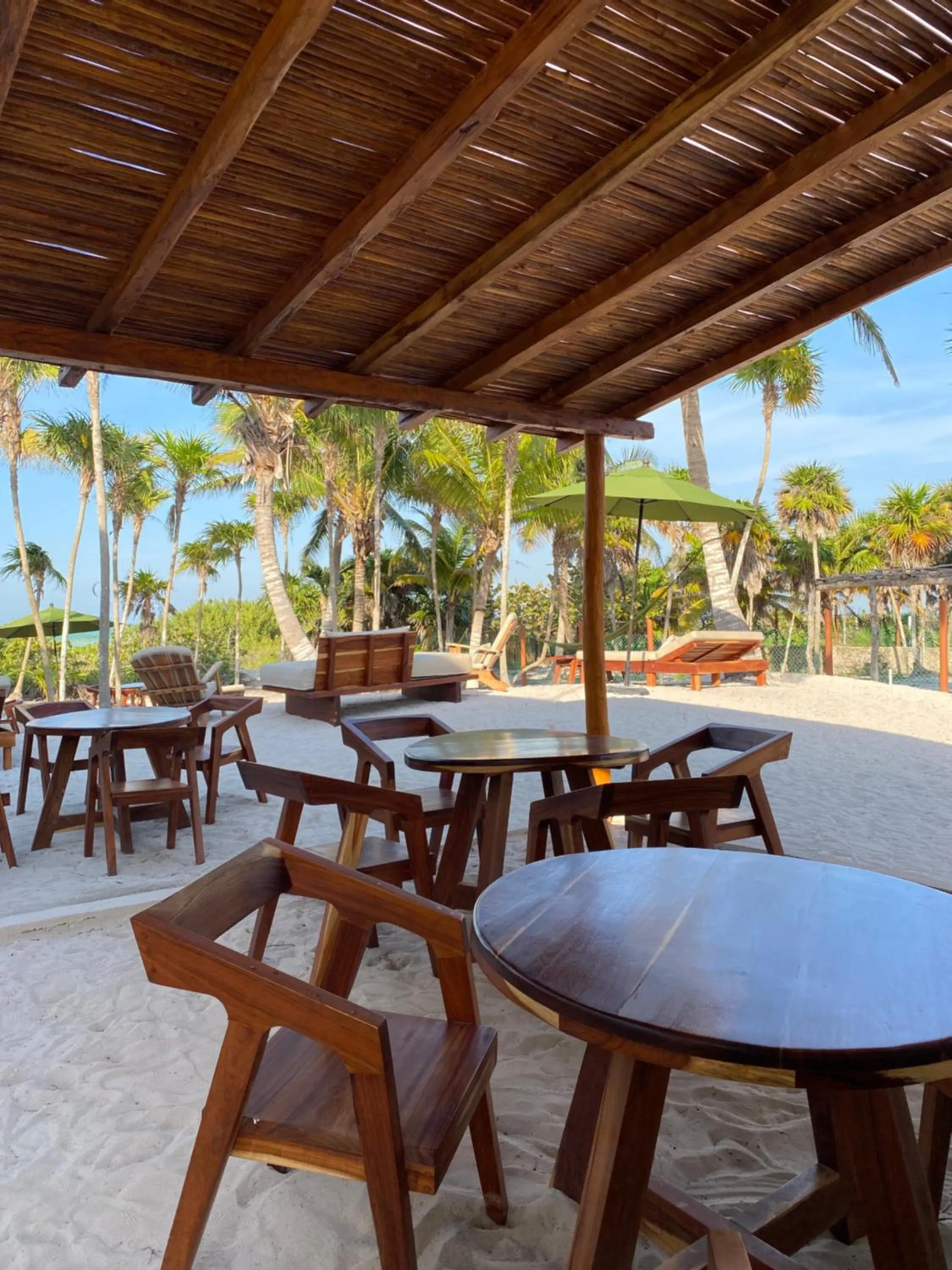 Restaurant/places to eat in Cucu Hotel El Cuyo