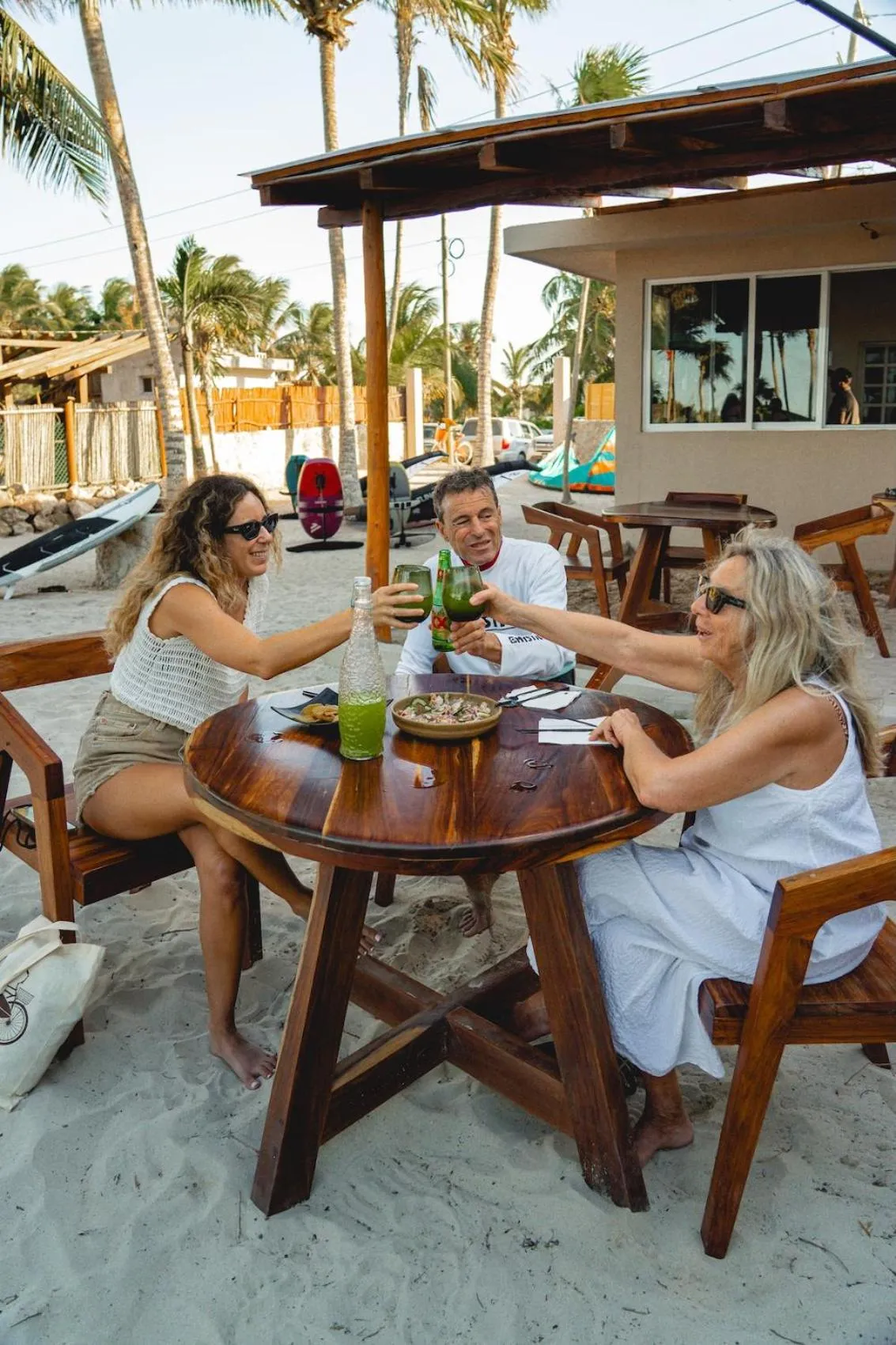 Restaurant/places to eat in Cucu Hotel El Cuyo