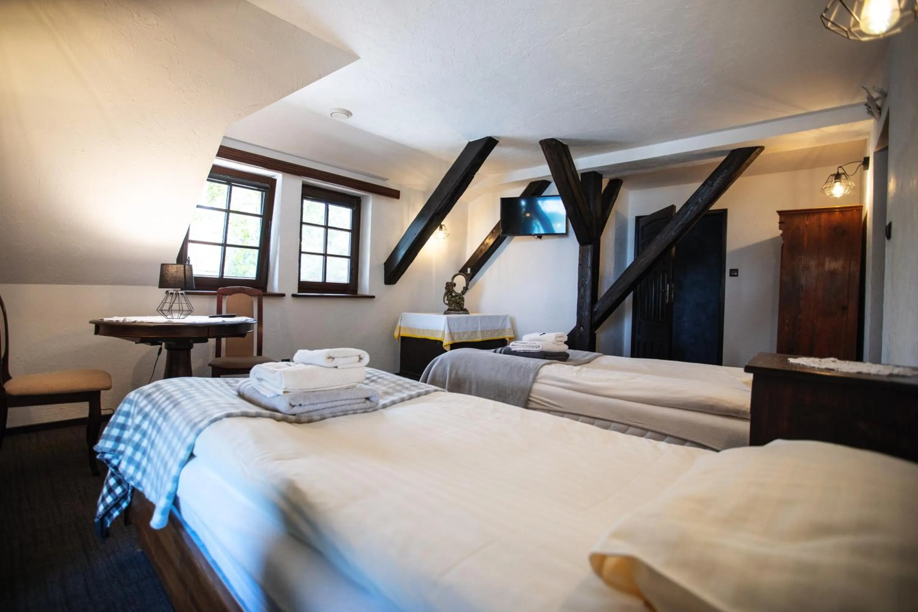 Photo of the whole room, Bed in Gospoda pod Czarnym Łabędziem