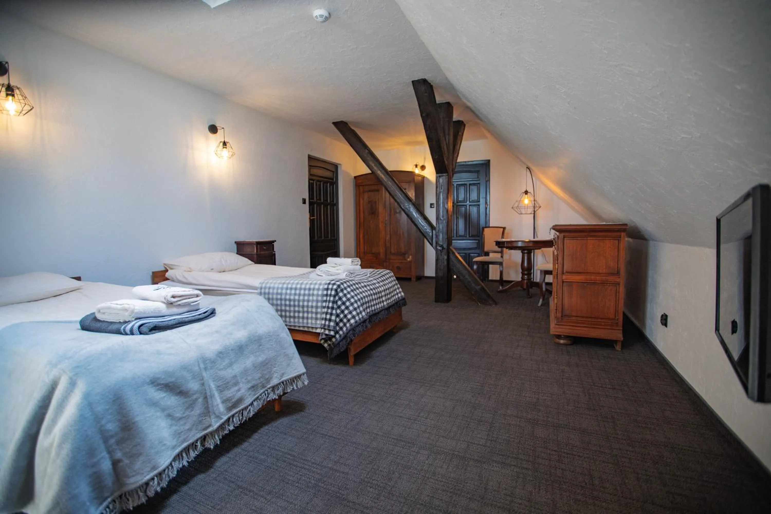 Photo of the whole room, Bed in Gospoda pod Czarnym Łabędziem