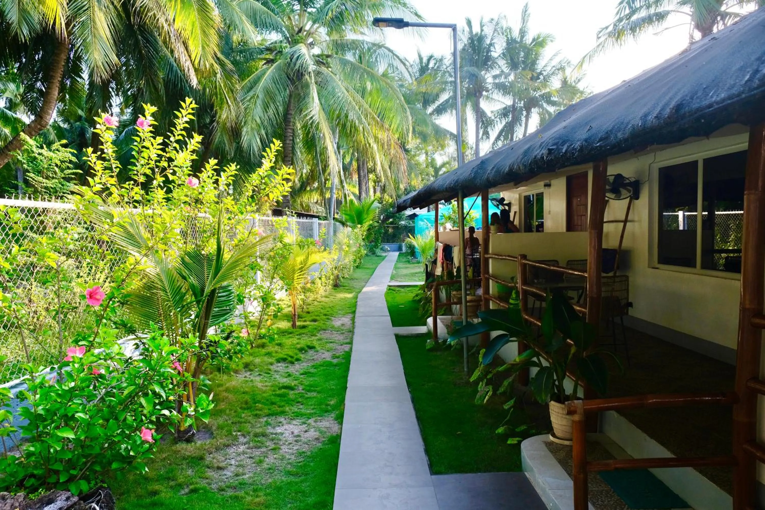 Garden view in Skott's Comfy Lodge