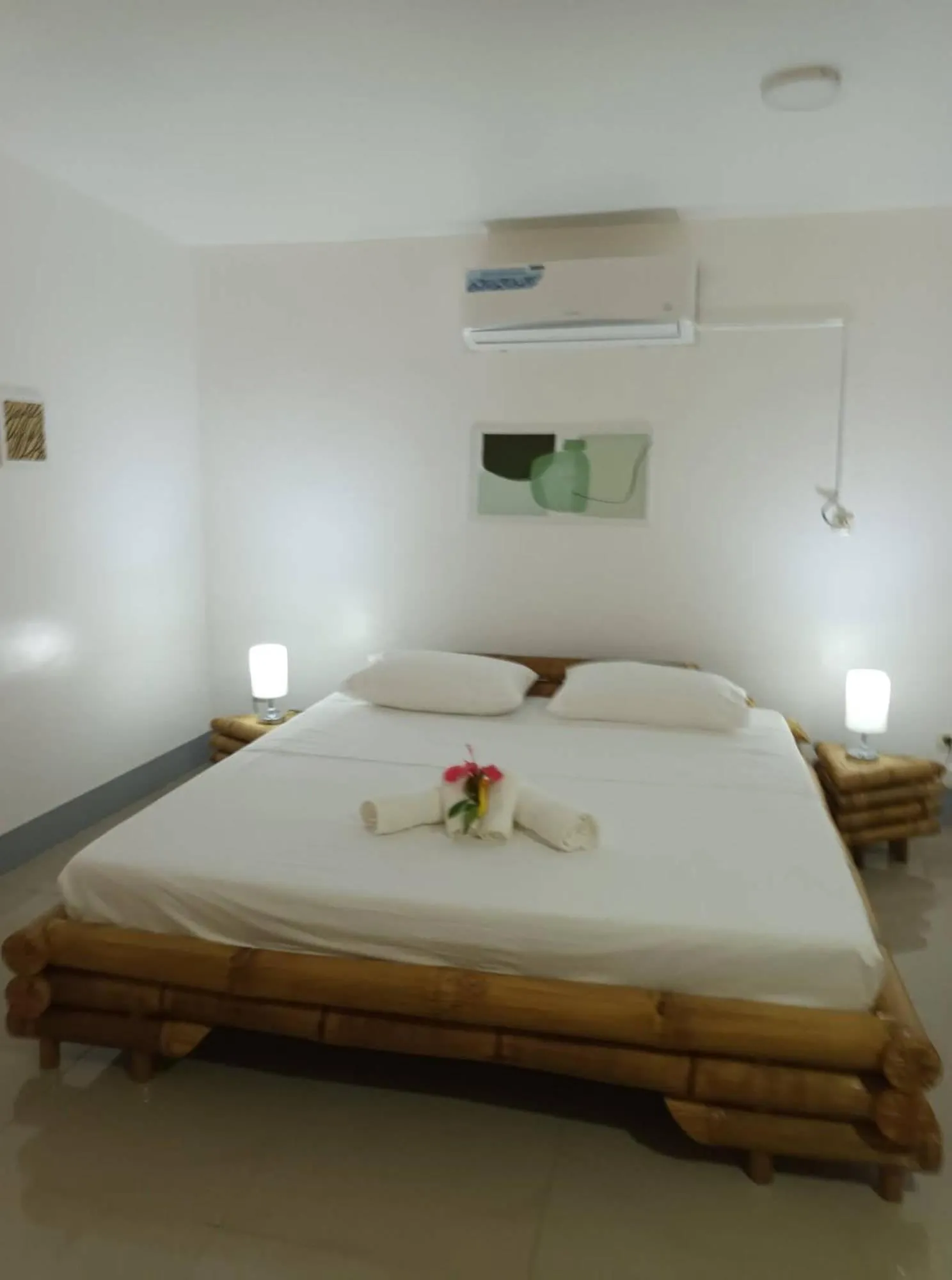 Bed in Skott's Comfy Lodge