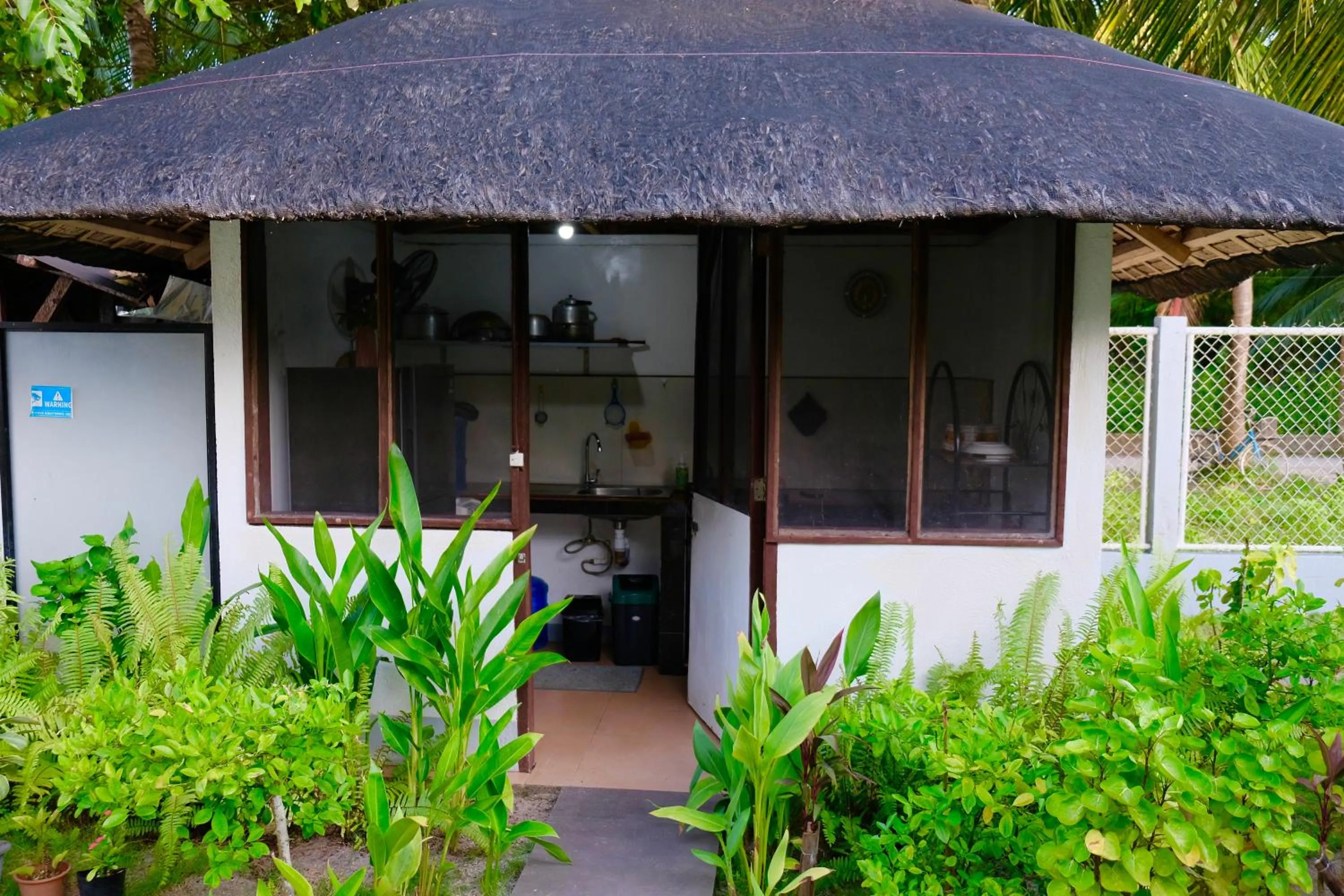 Communal kitchen in Skott's Comfy Lodge