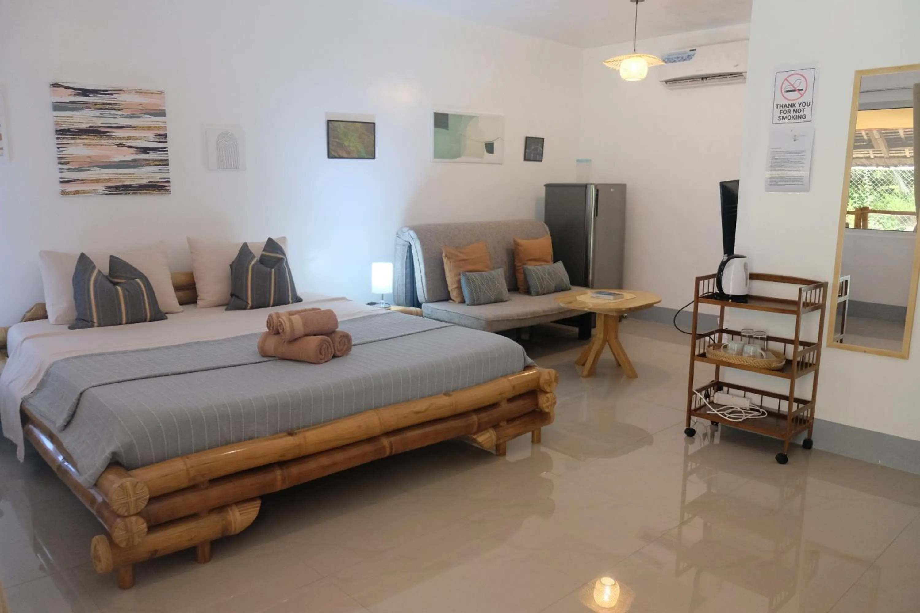 Photo of the whole room, Bed in Skott's Comfy Lodge