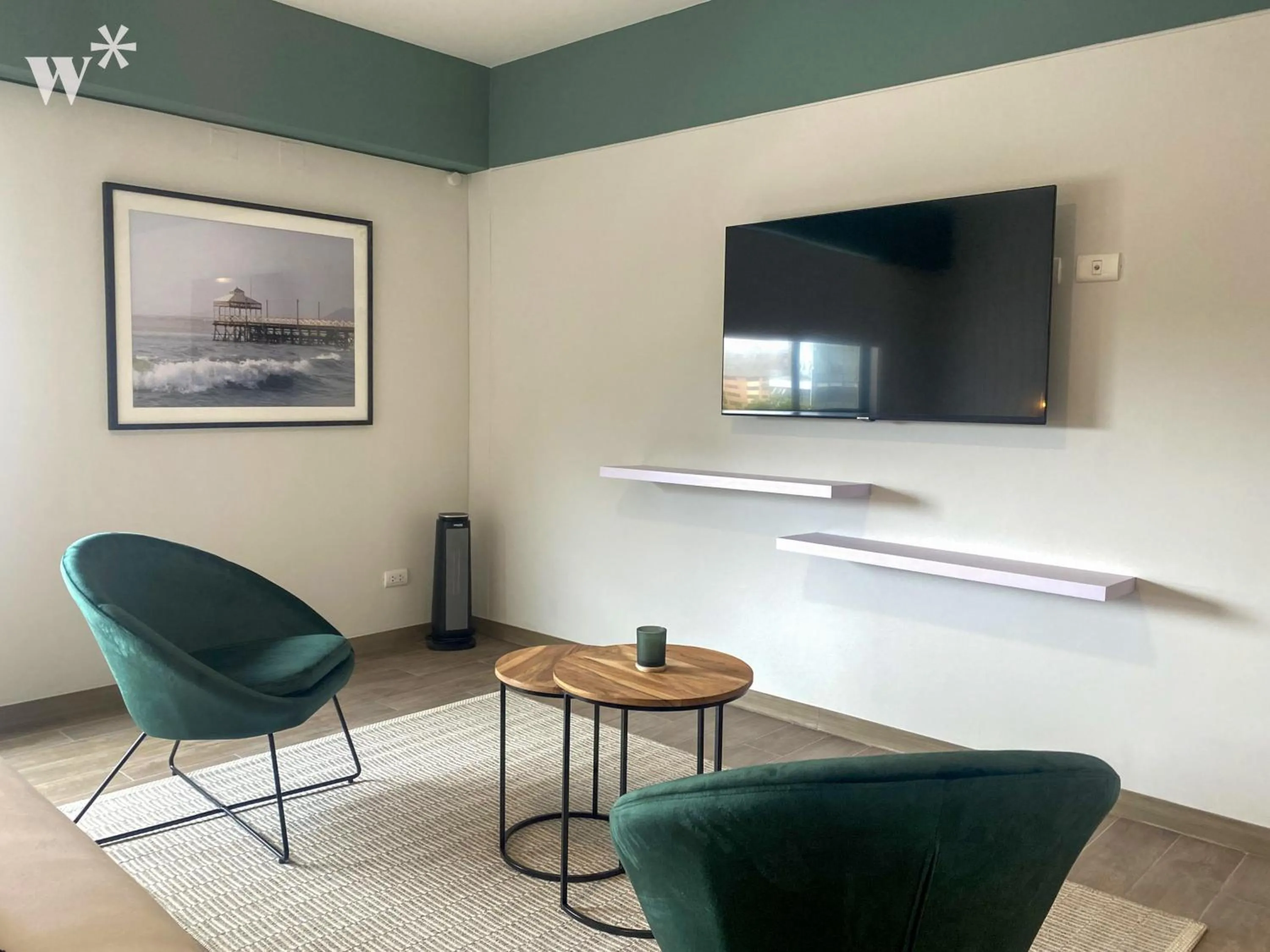 TV and multimedia in Wynwood Berlin in Miraflores