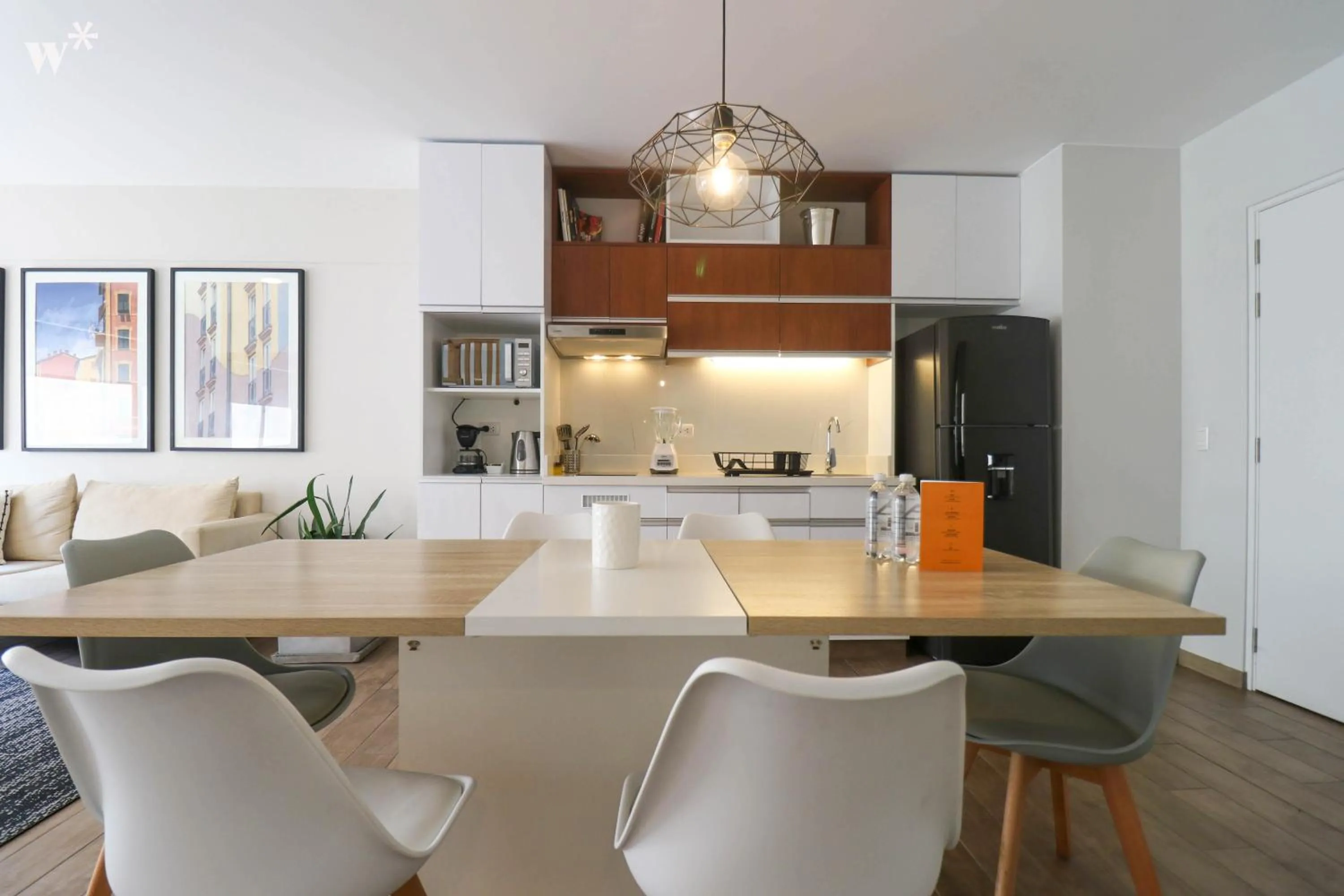 Dining area in Wynwood Berlin in Miraflores