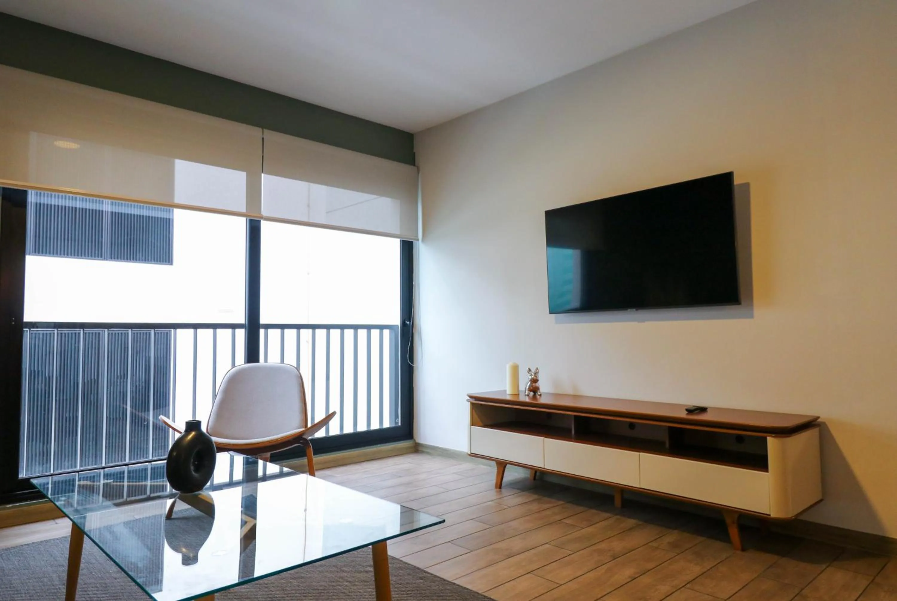 TV and multimedia in Wynwood Berlin in Miraflores