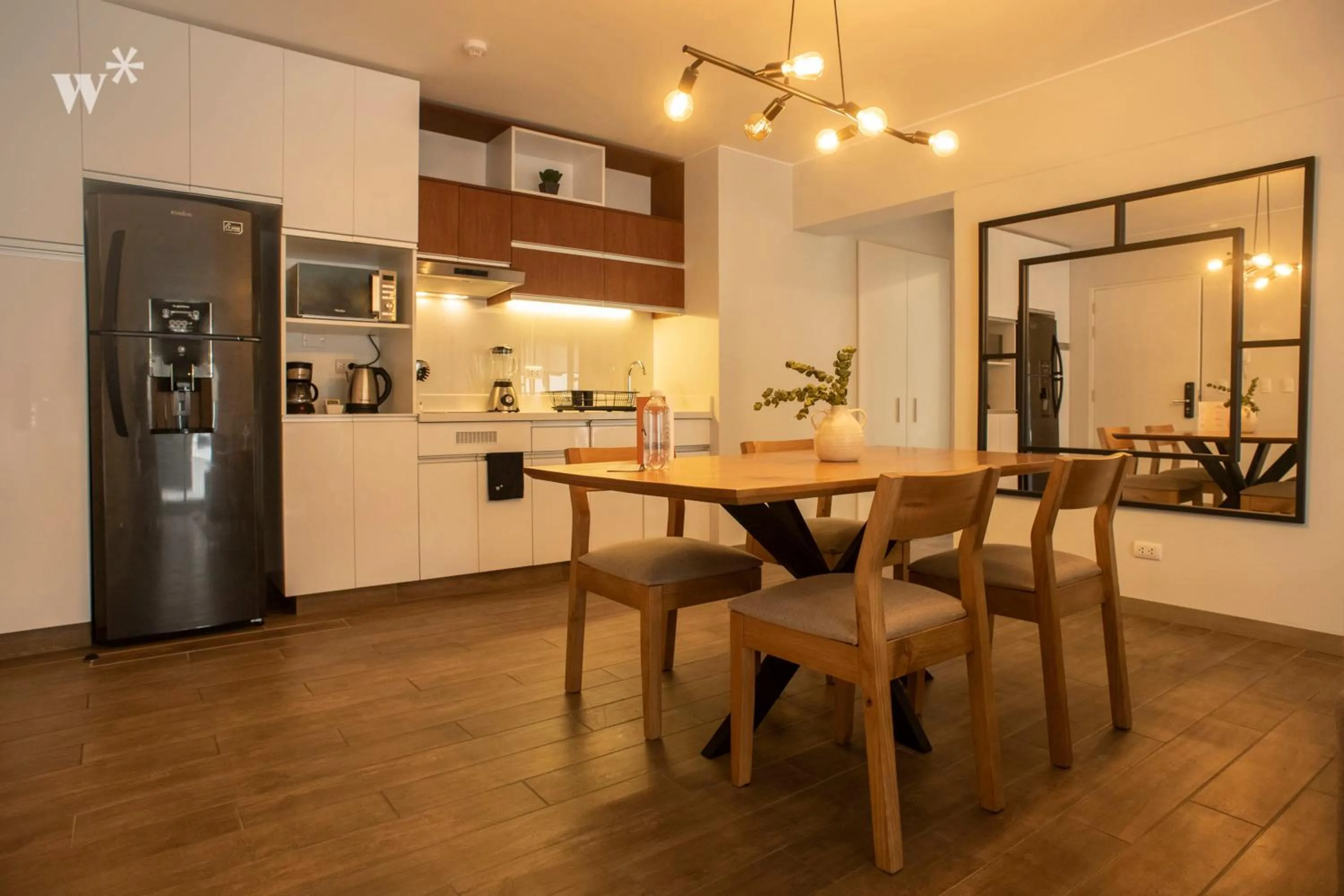 Dining area in Wynwood Berlin in Miraflores