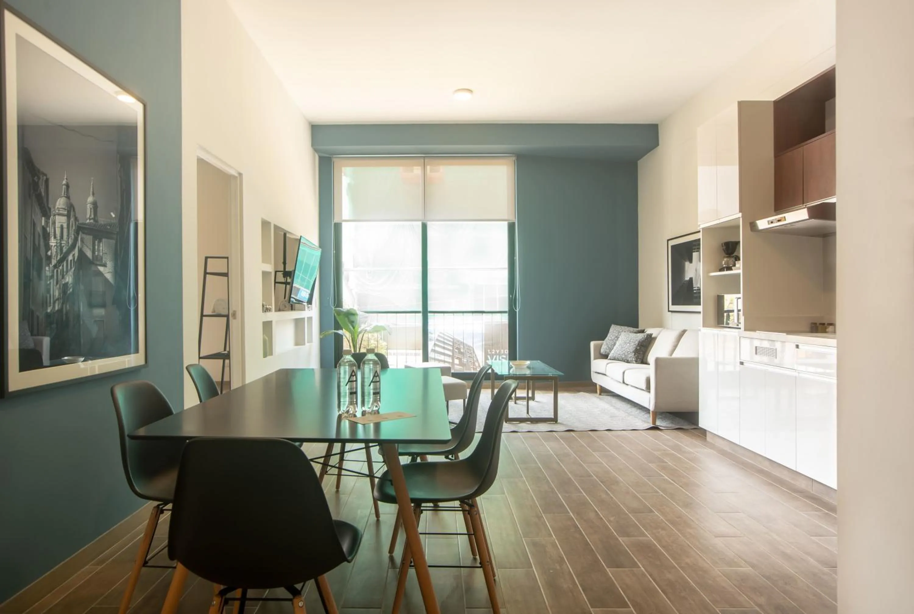 Dining area in Wynwood Berlin in Miraflores