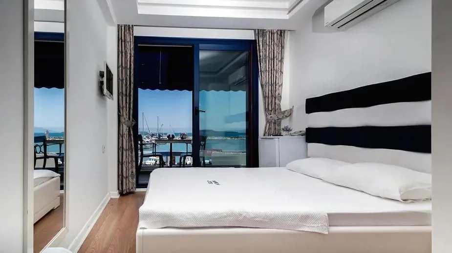 Natural landscape, Bed in Urla Marin otel