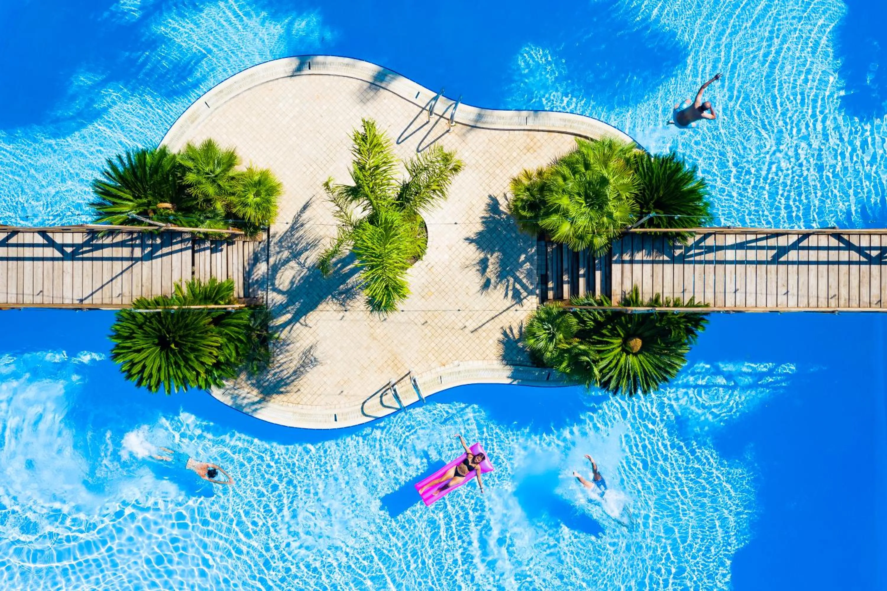 Swimming pool in Oleandri Resort Paestum