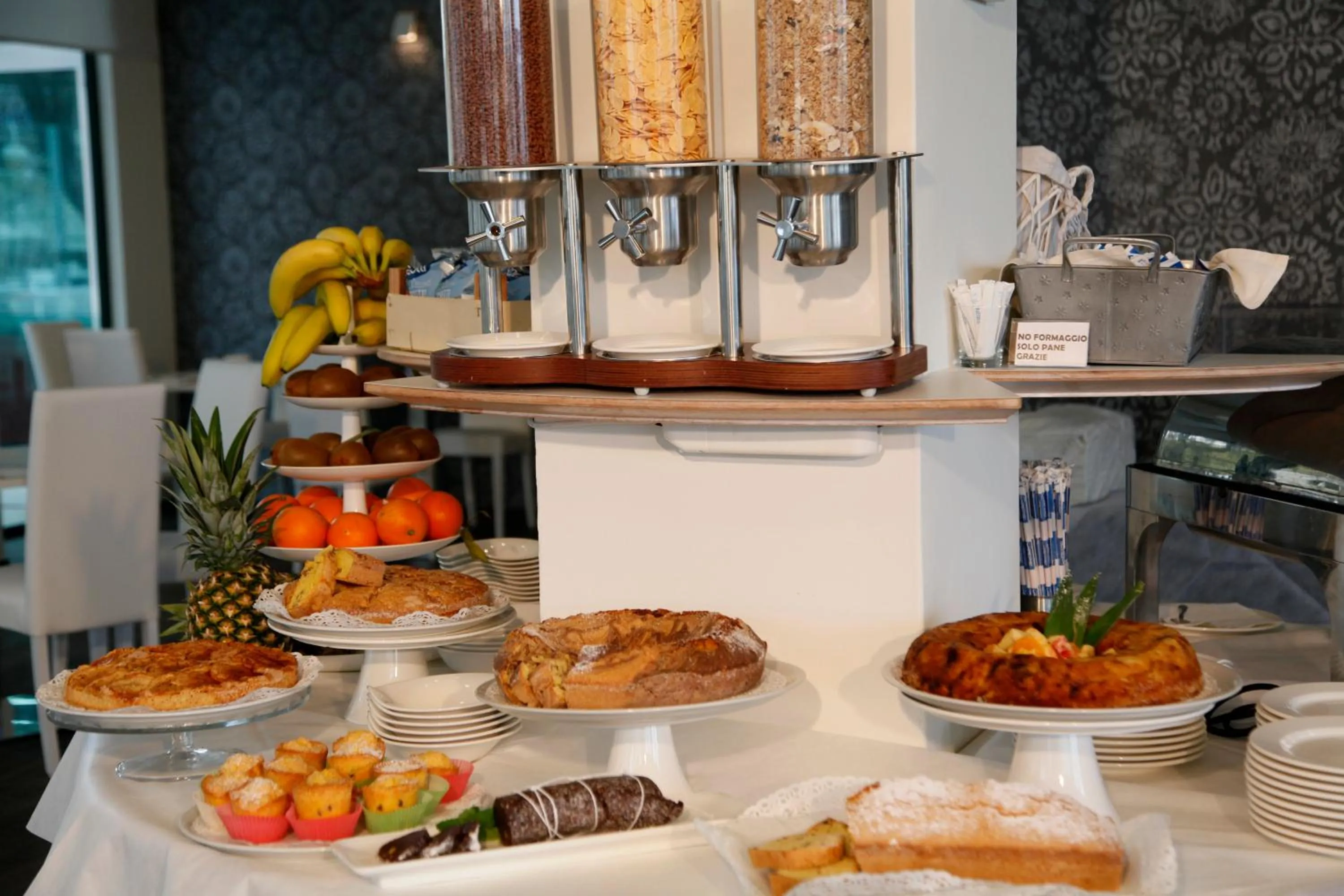 Food and drinks in Hotel Montecarlo - Vista Mare con Area Fitness