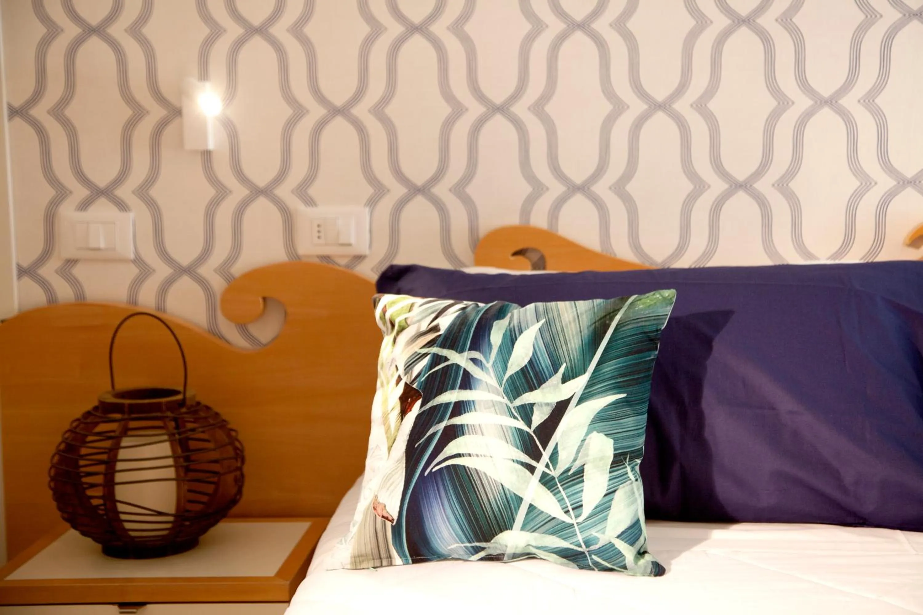 Bed in Hotel Montecarlo - Vista Mare con Area Fitness