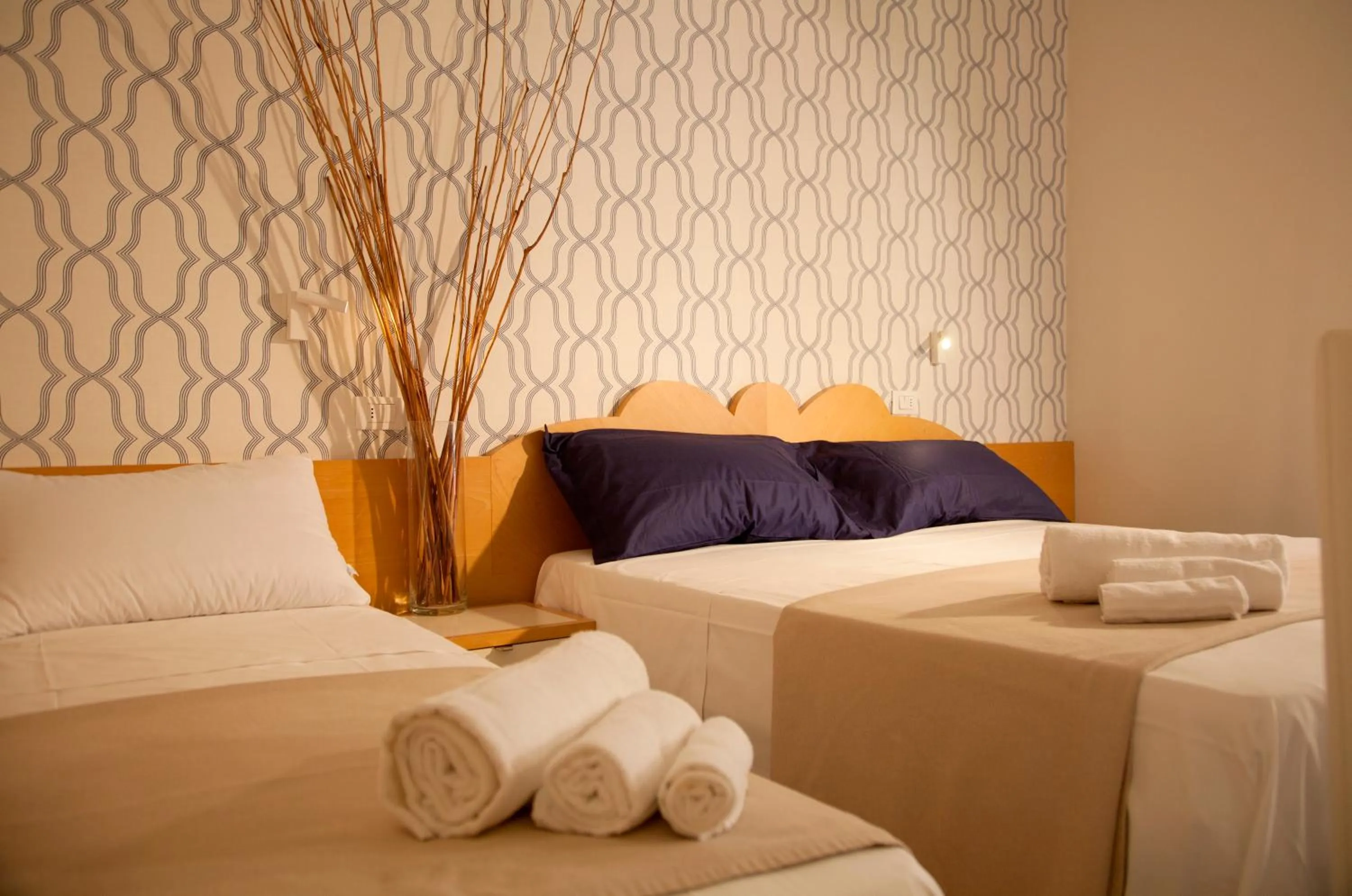 Bed in Hotel Montecarlo - Vista Mare con Area Fitness