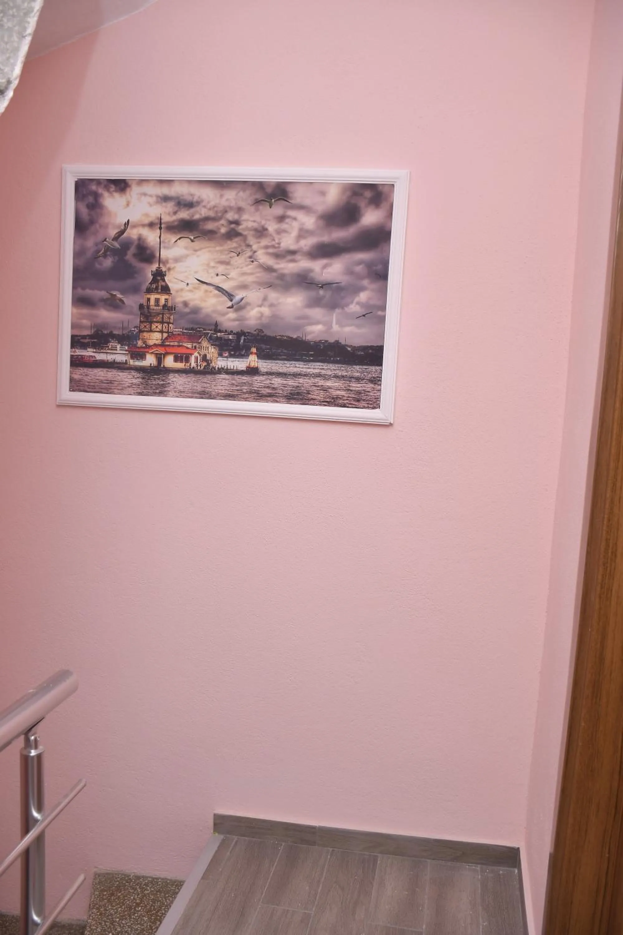 Logo/Certificate/Sign in Hotel Arinna