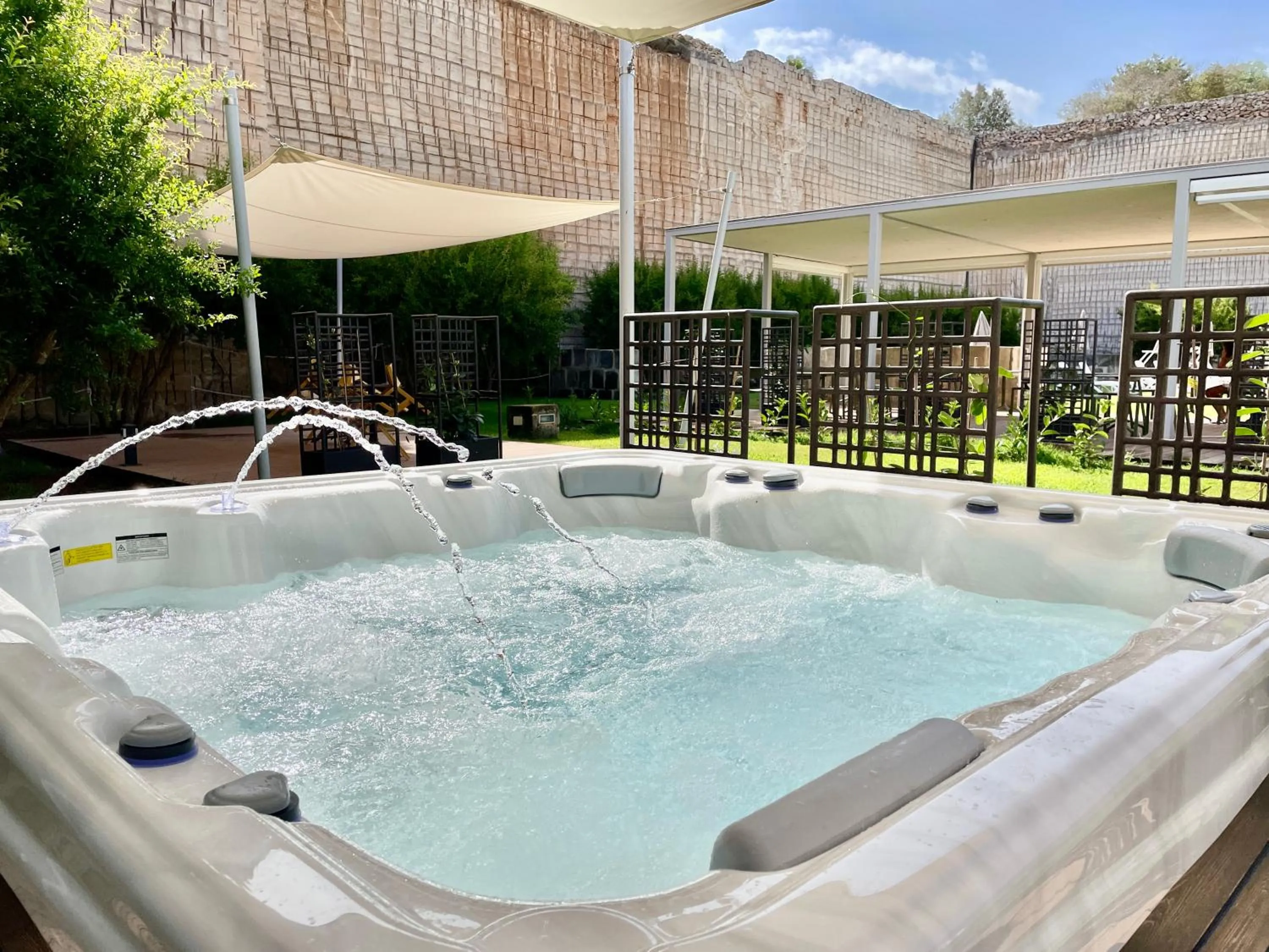 Hot Tub in Cave Bianche Hotel