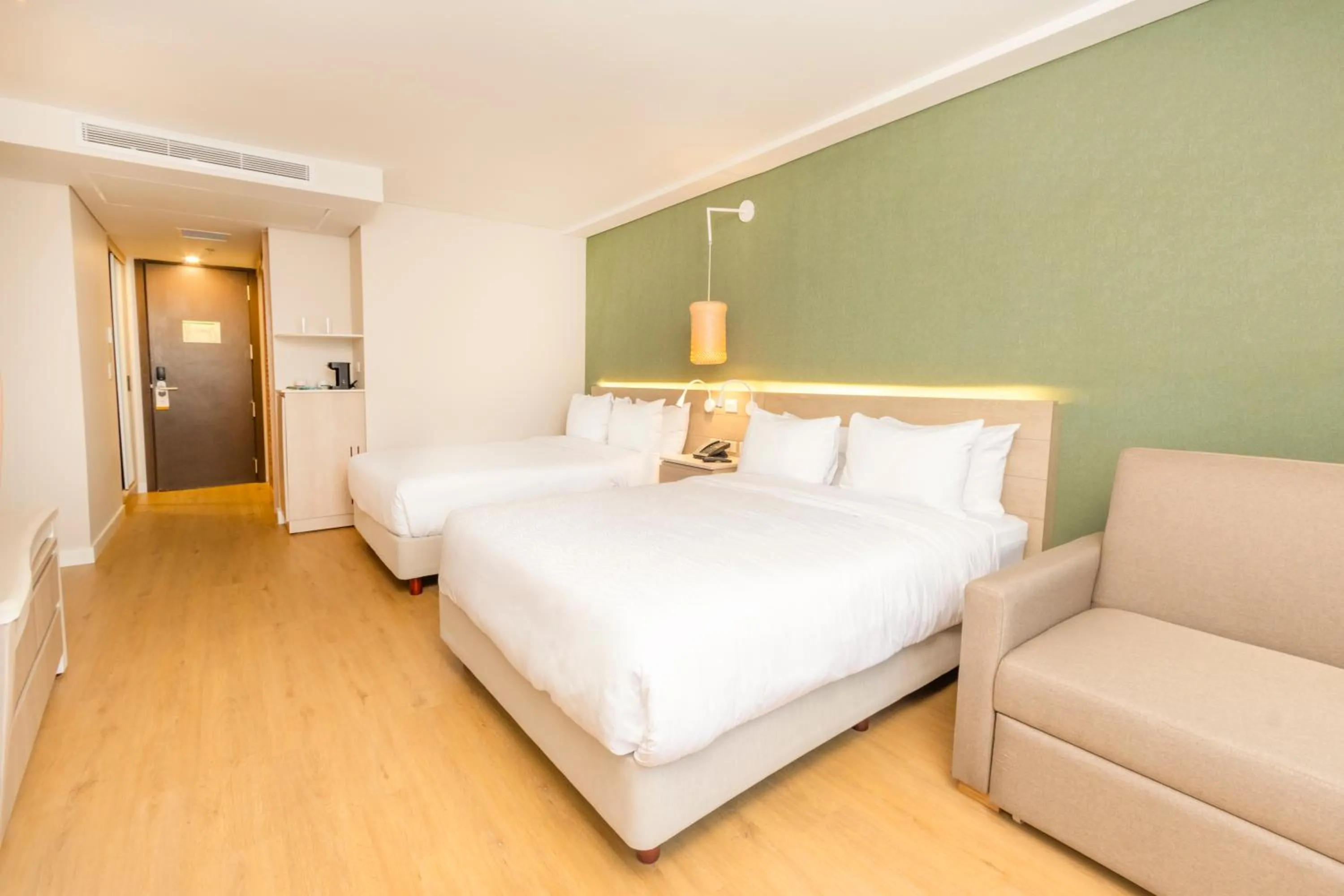 Photo of the whole room, Bed in Grand Sirenis San Andres