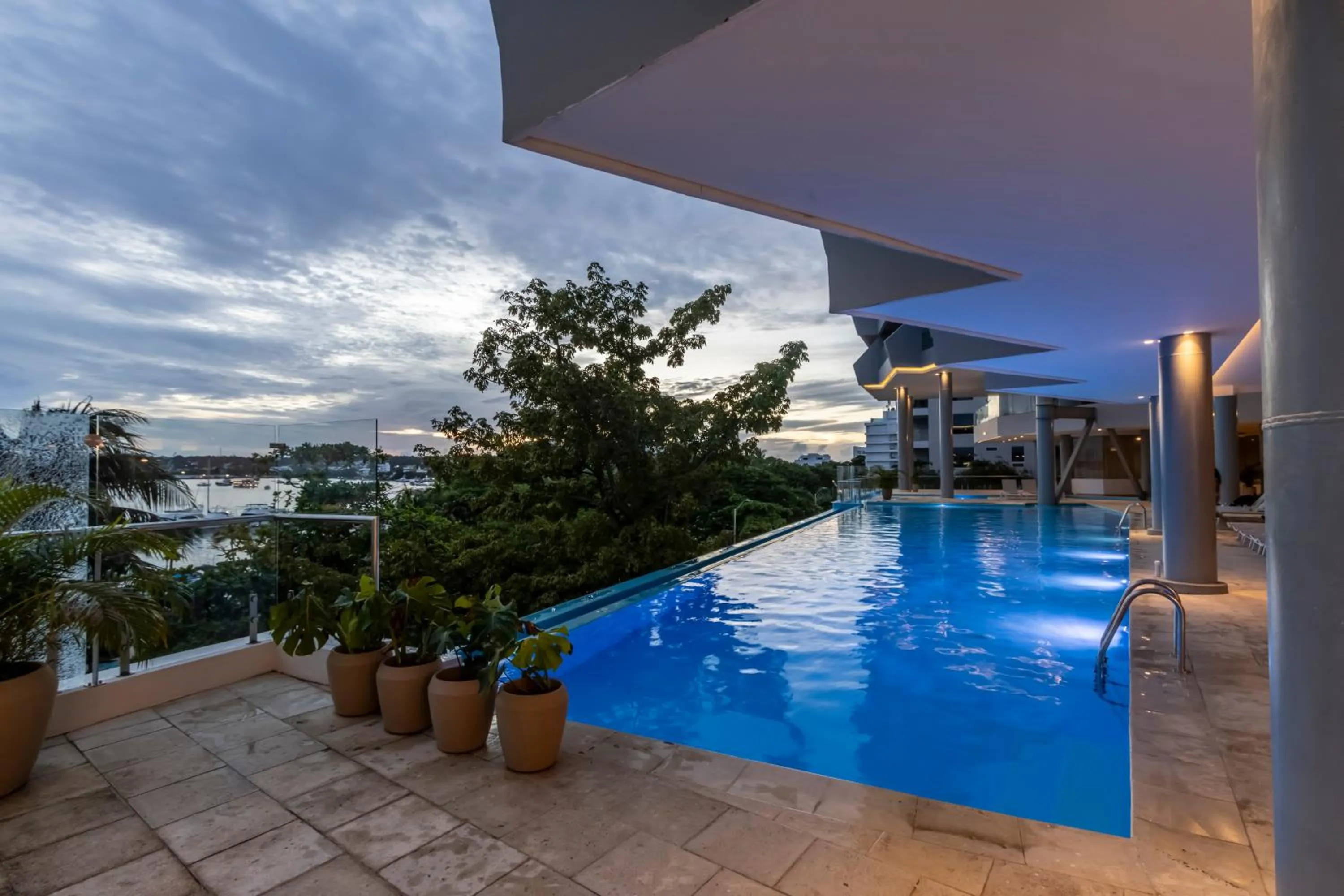 Swimming pool in Grand Sirenis San Andres