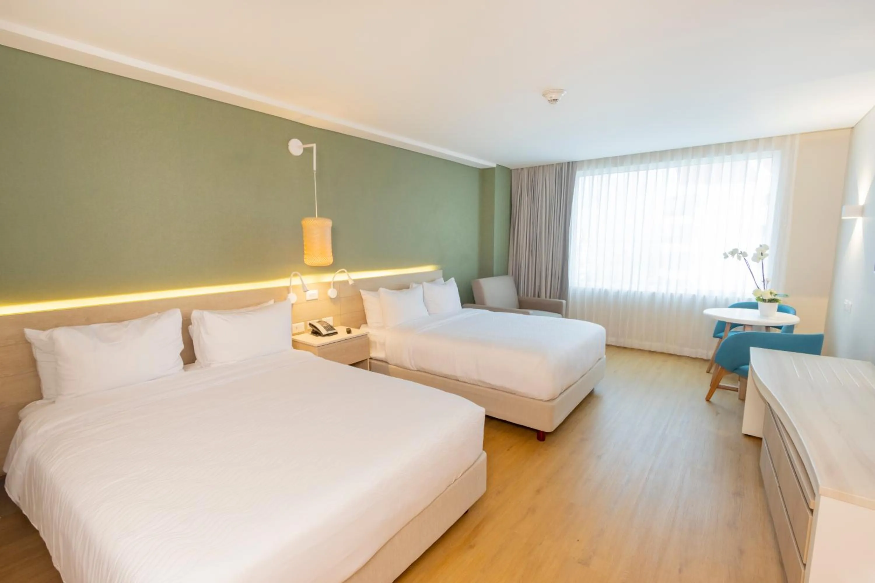 Photo of the whole room, Bed in Grand Sirenis San Andres