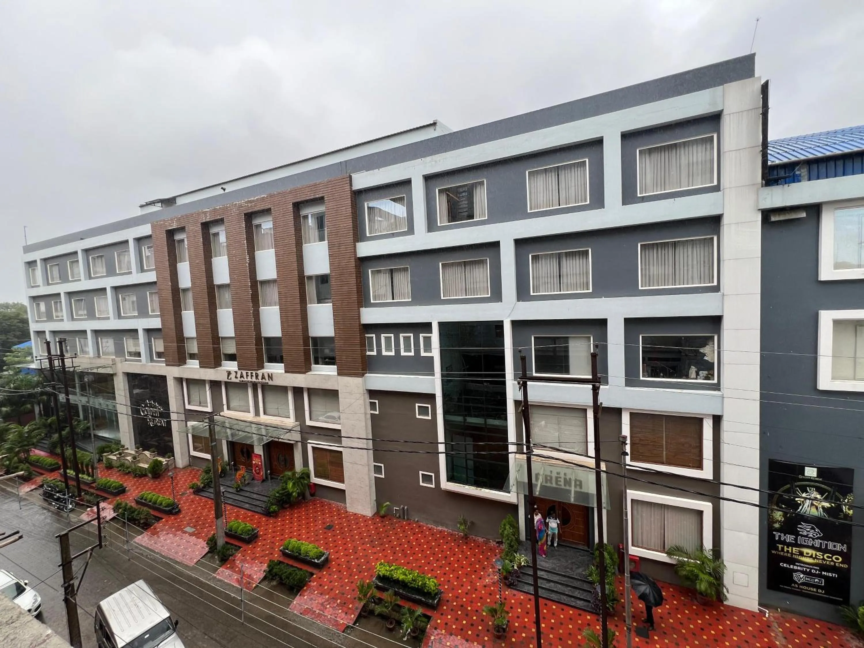 Facade/entrance in Golden Retreat