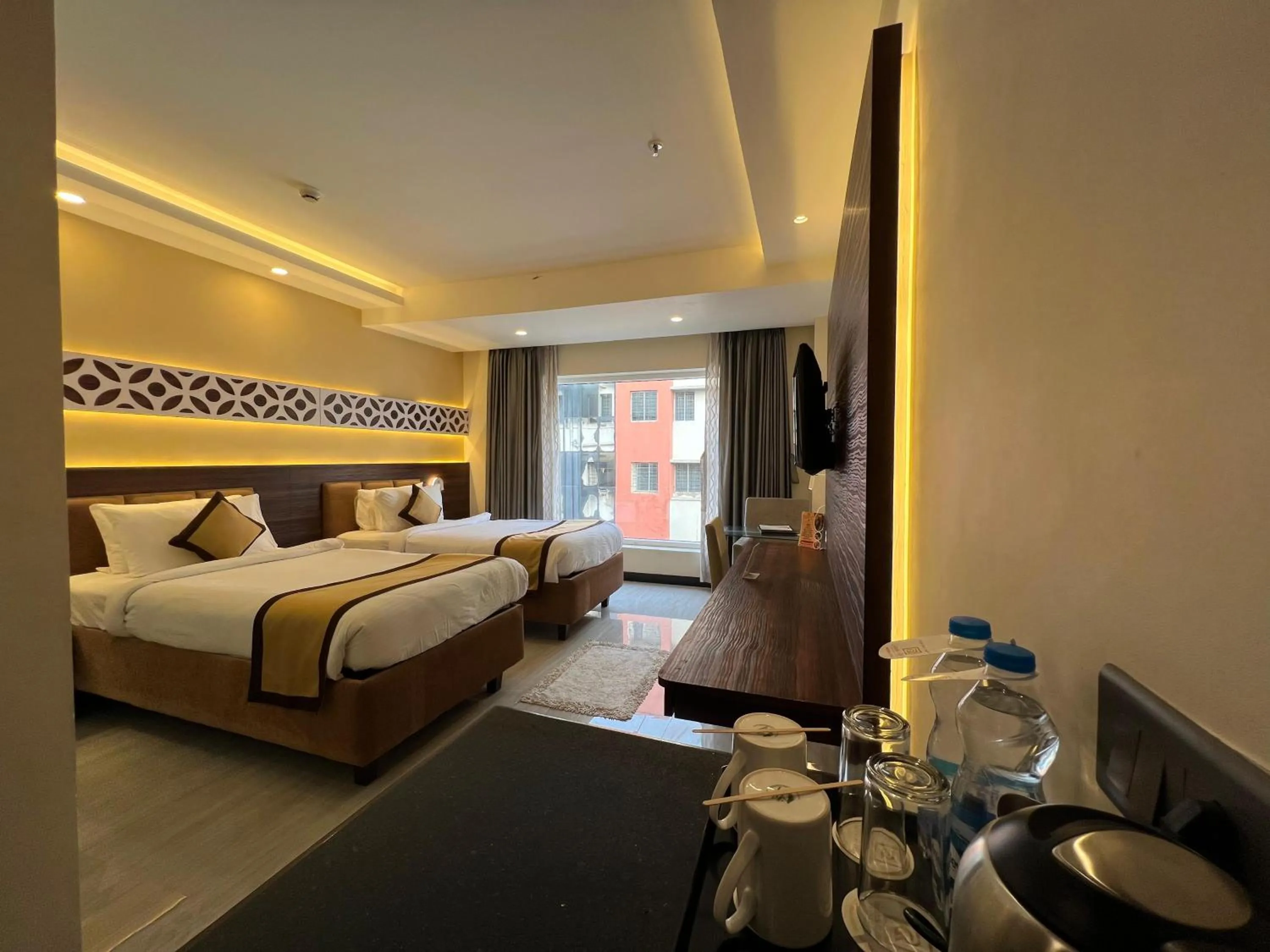 Photo of the whole room, Bed in Golden Retreat