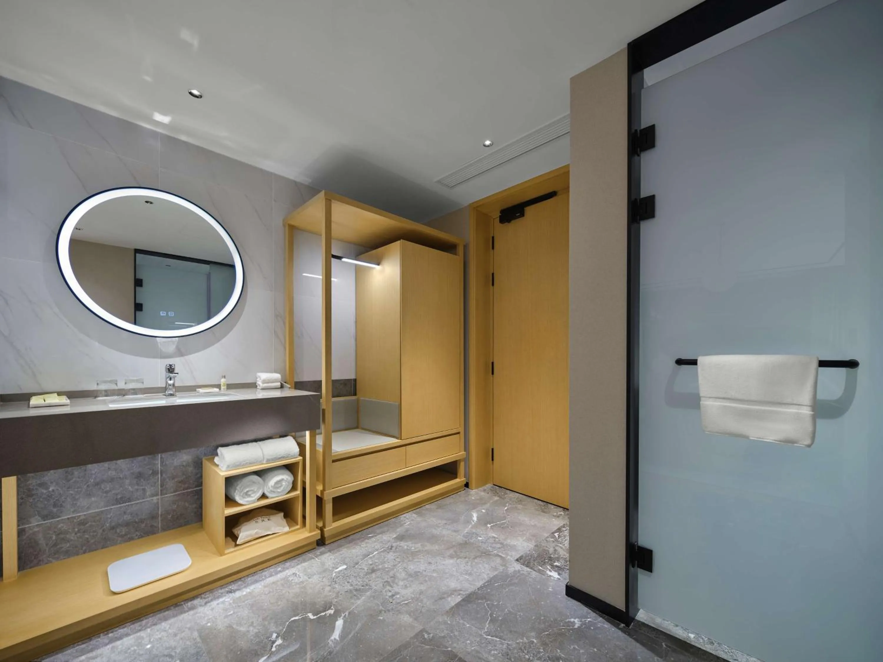 Bathroom in Hilton Garden Inn Huzhou Anji Phoenix Mountain