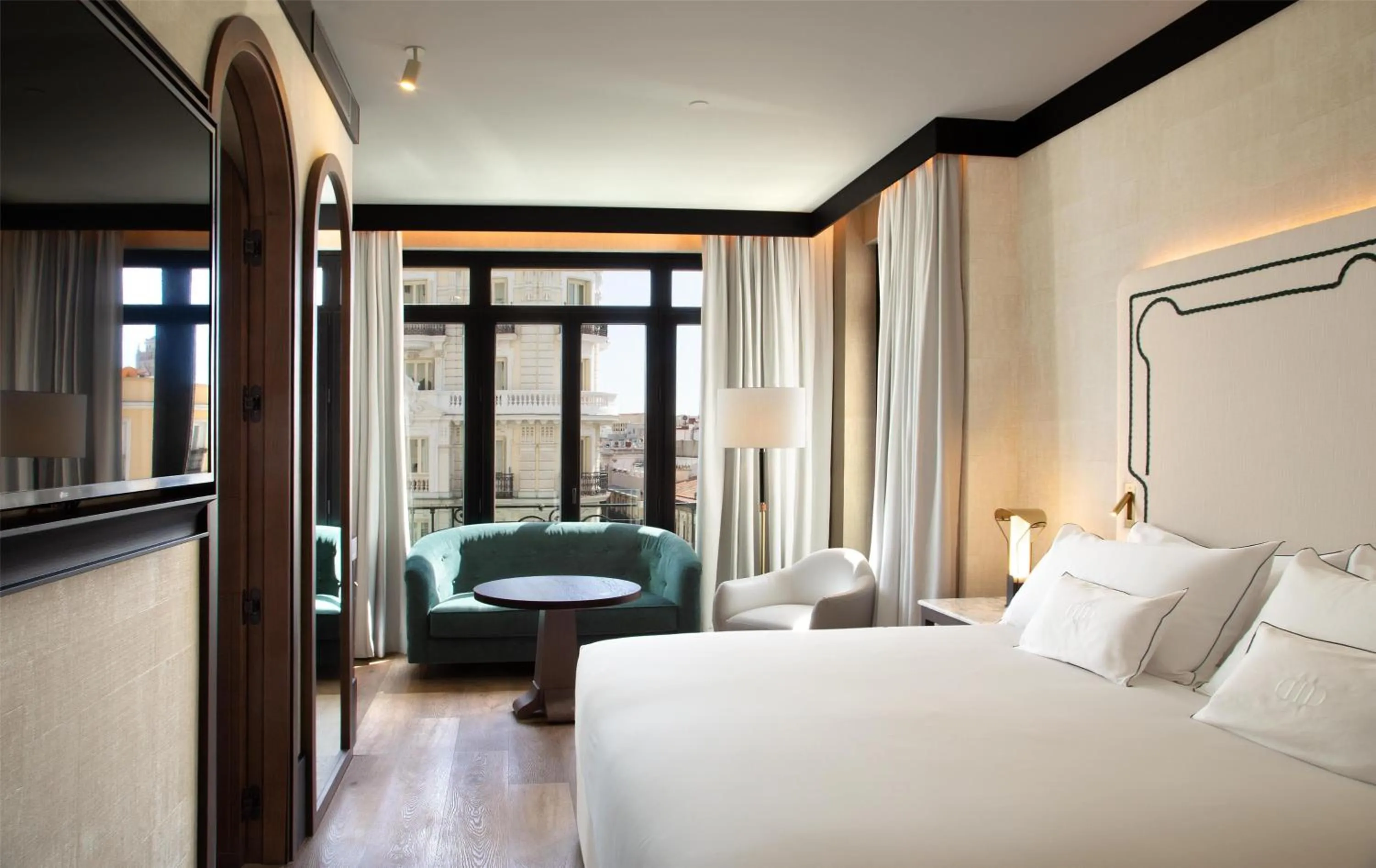 Bed in Hotel Montera Madrid, Curio Collection By Hilton