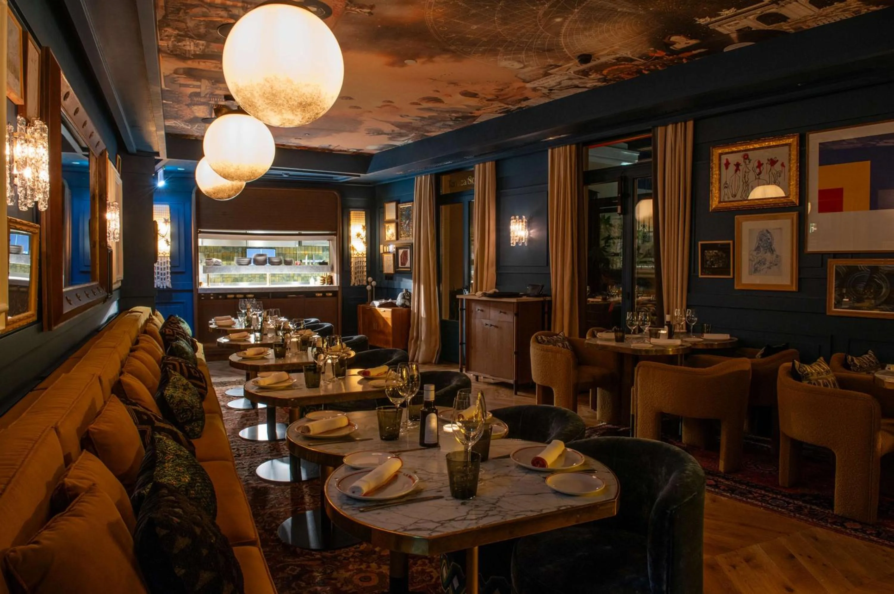 Restaurant/places to eat in Hotel Montera Madrid, Curio Collection By Hilton