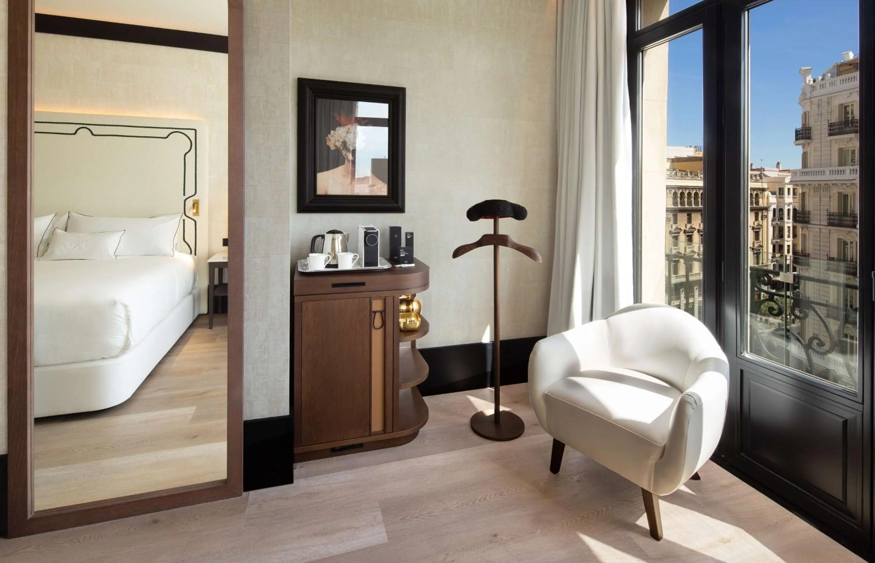 Bed in Hotel Montera Madrid, Curio Collection By Hilton