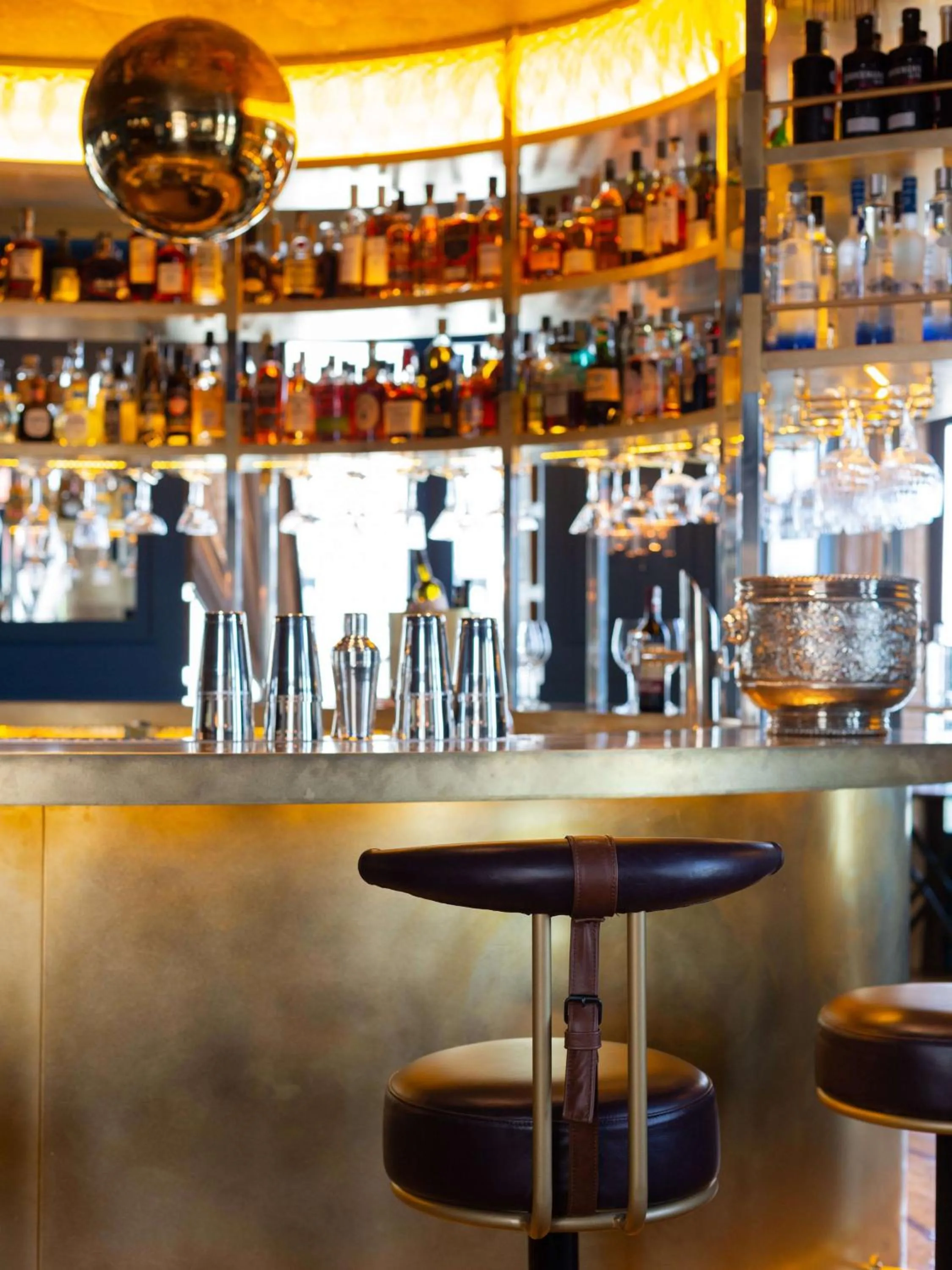 Restaurant/places to eat in Hotel Montera Madrid, Curio Collection By Hilton