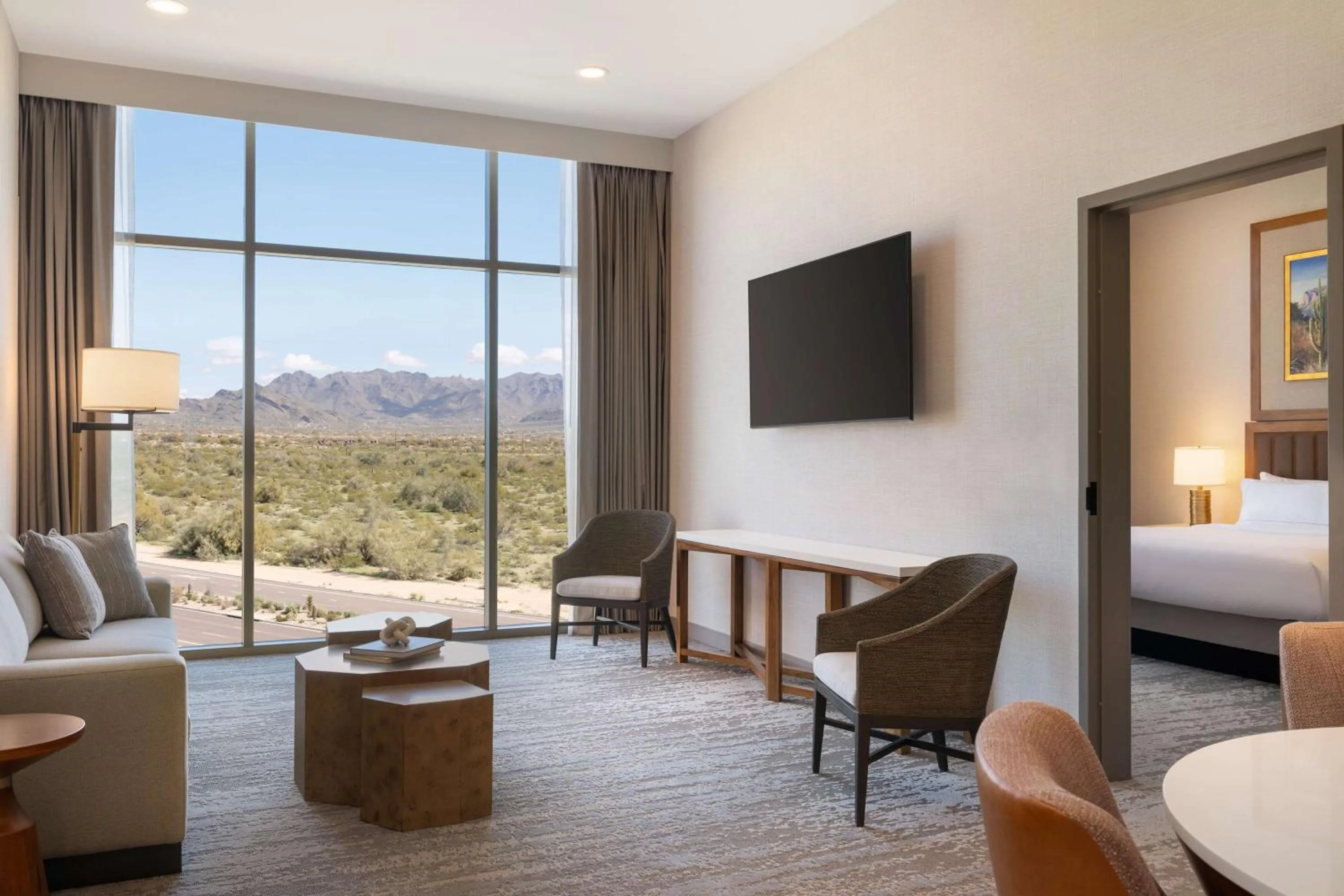 Living room, Bed in Hilton North Scottsdale At Cavasson