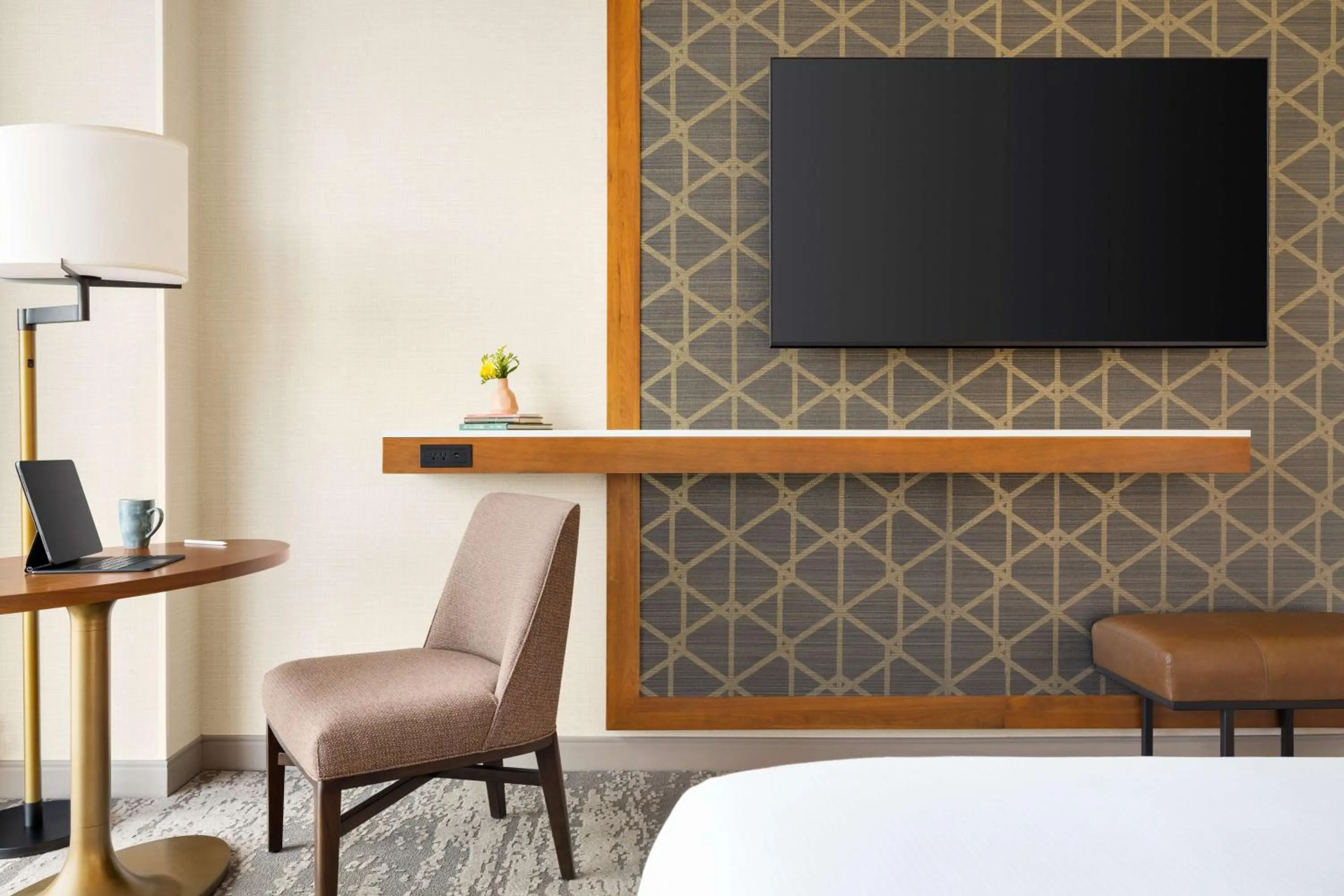 Photo of the whole room, Bed in Hilton North Scottsdale At Cavasson