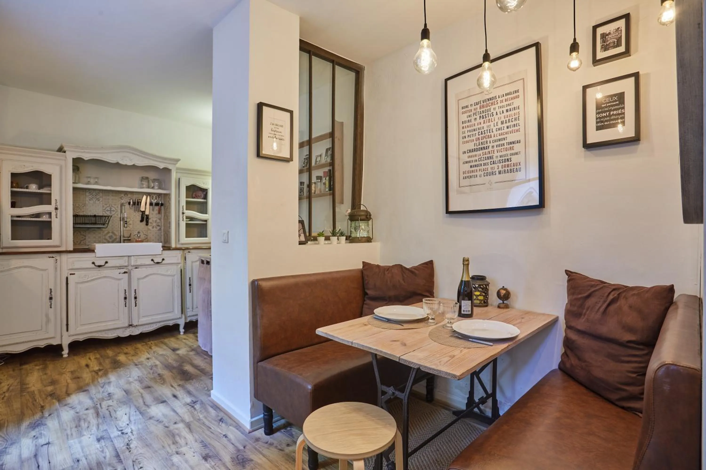 L'Escapade Aixoise Sauna Baln¿Jacuzzi All Inclusive