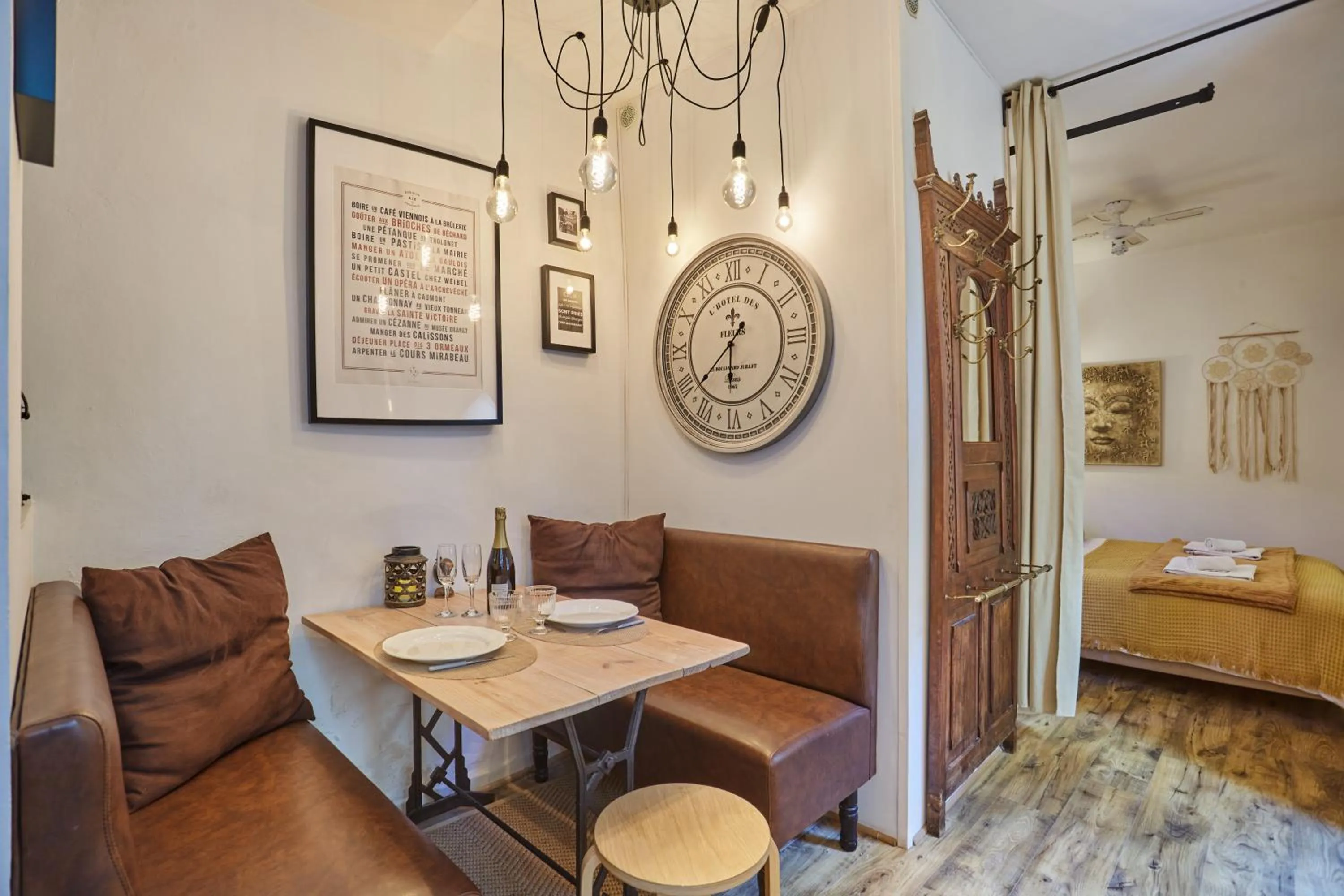 L'Escapade Aixoise Sauna Baln¿Jacuzzi All Inclusive