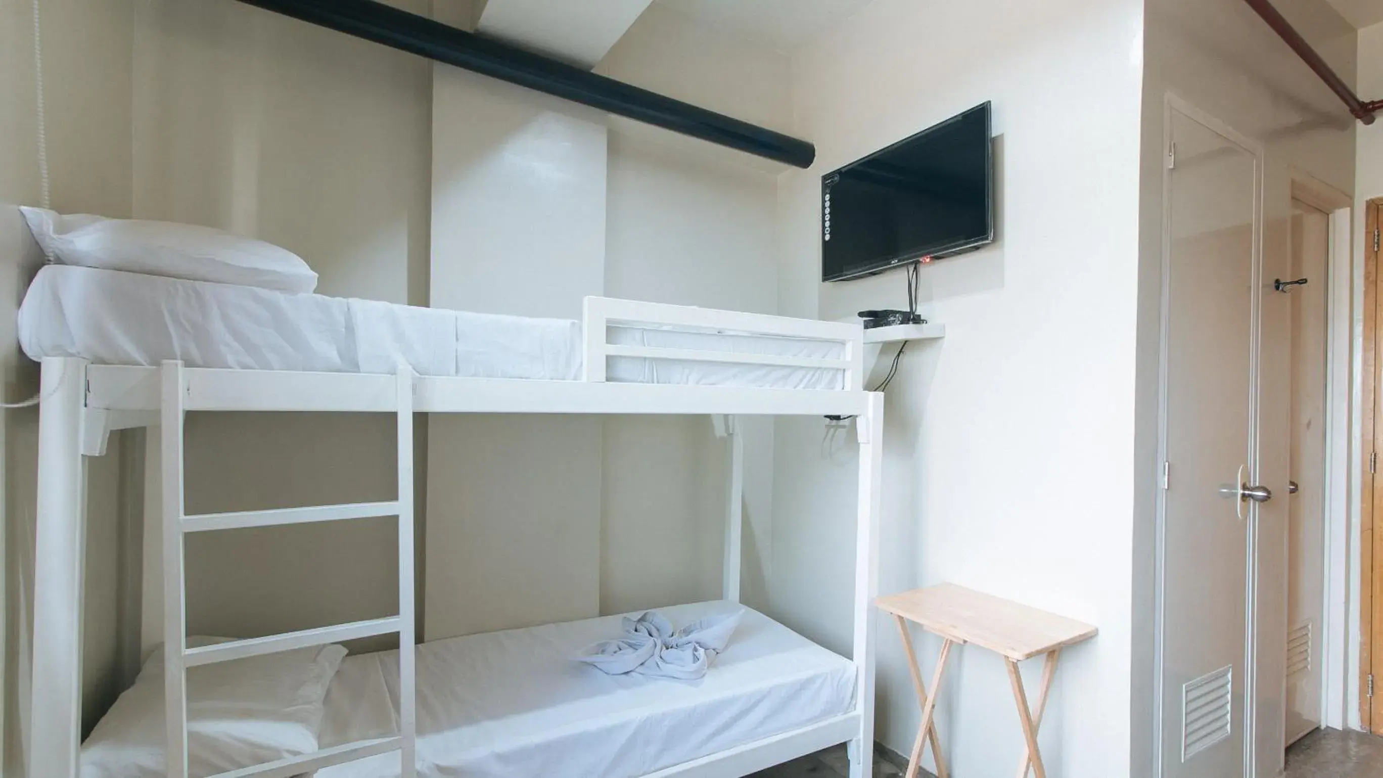 Filmore Suites Makati by RedDoorz Filmore Suites Makati by RedDoorz