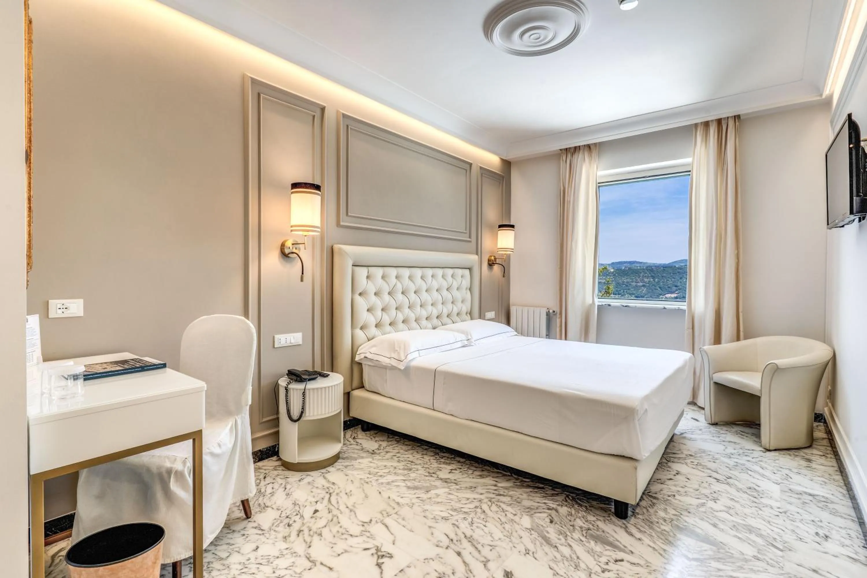 Bed in Hotel Castel Vecchio