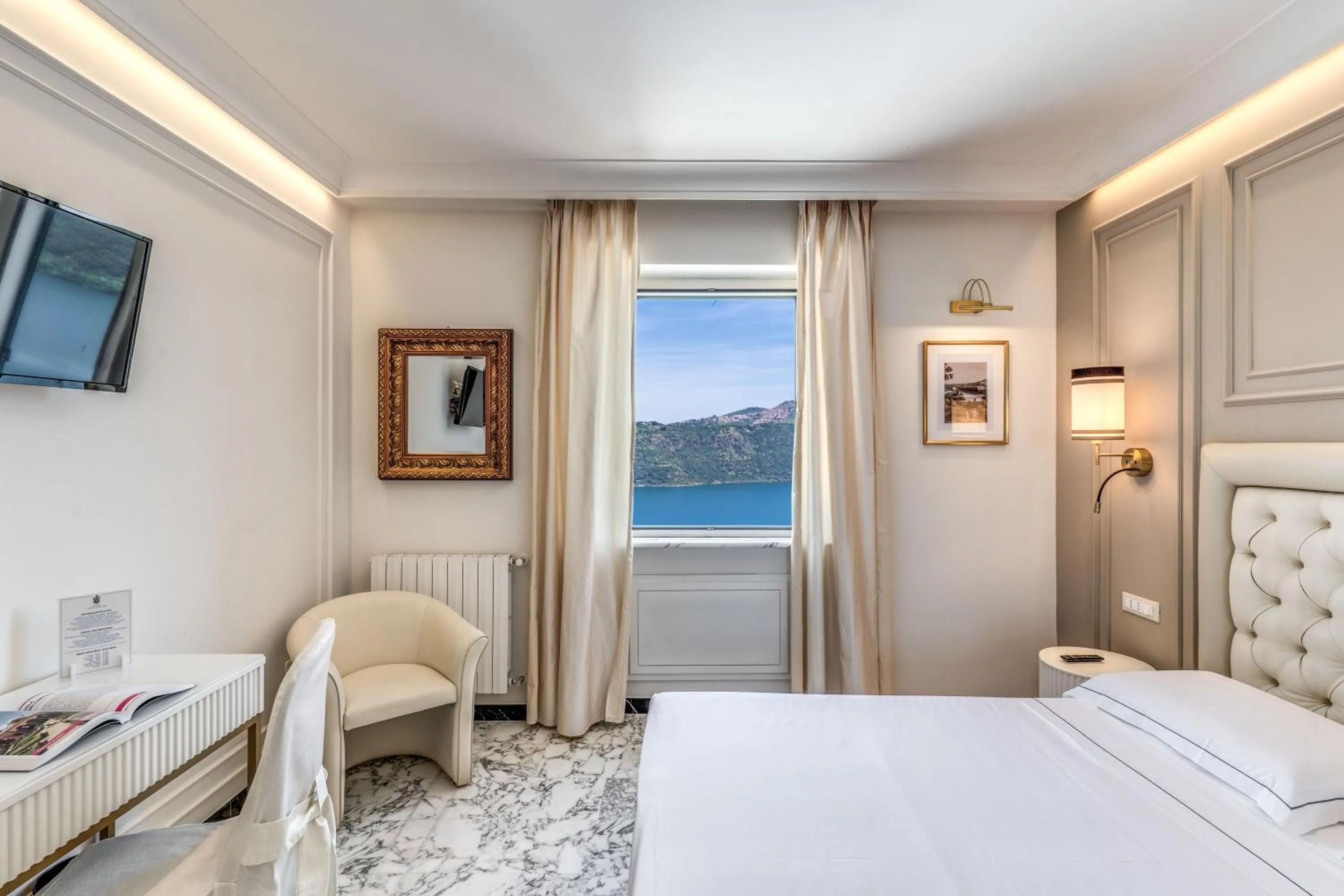 Bed in Hotel Castel Vecchio