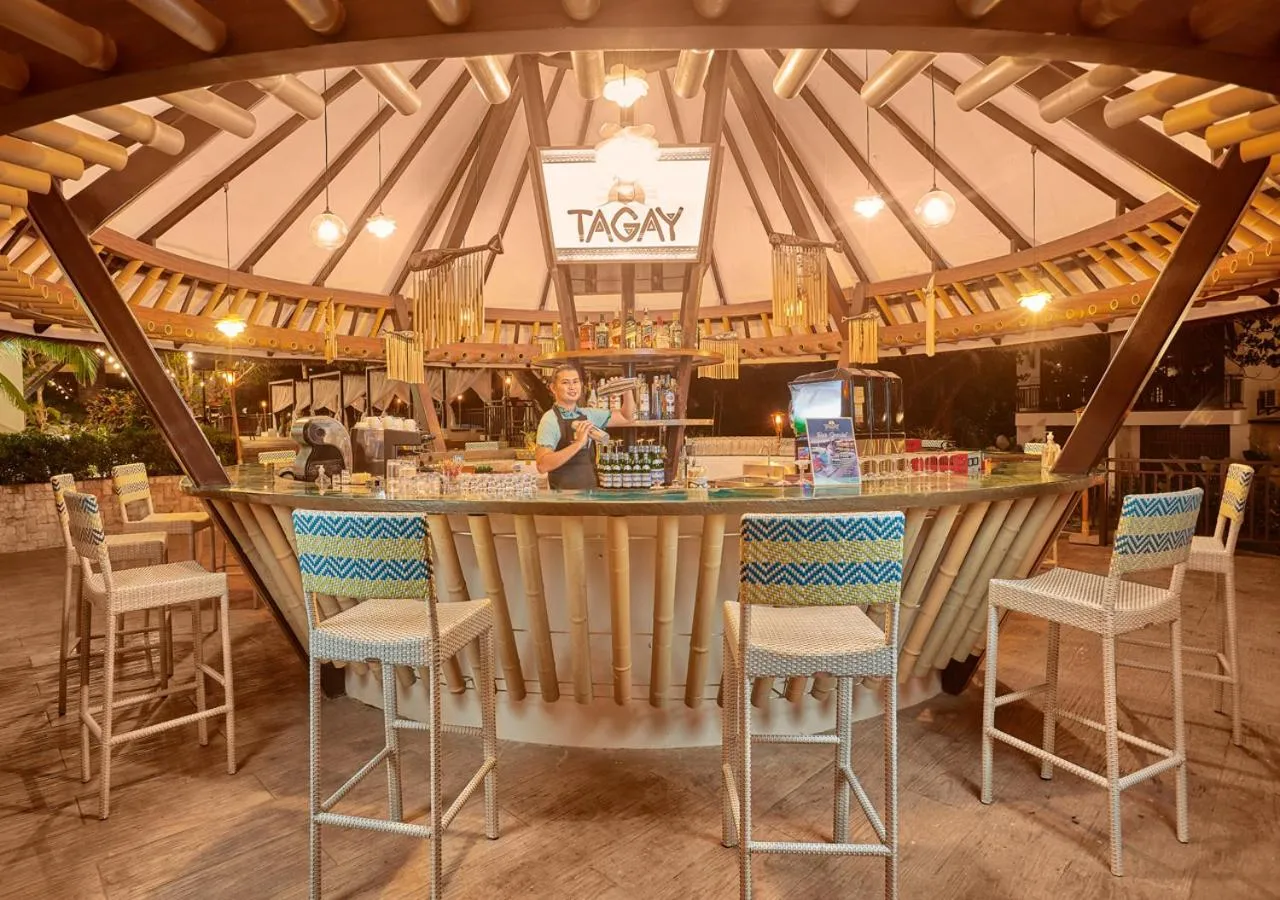 Restaurant/places to eat in TAG Resort