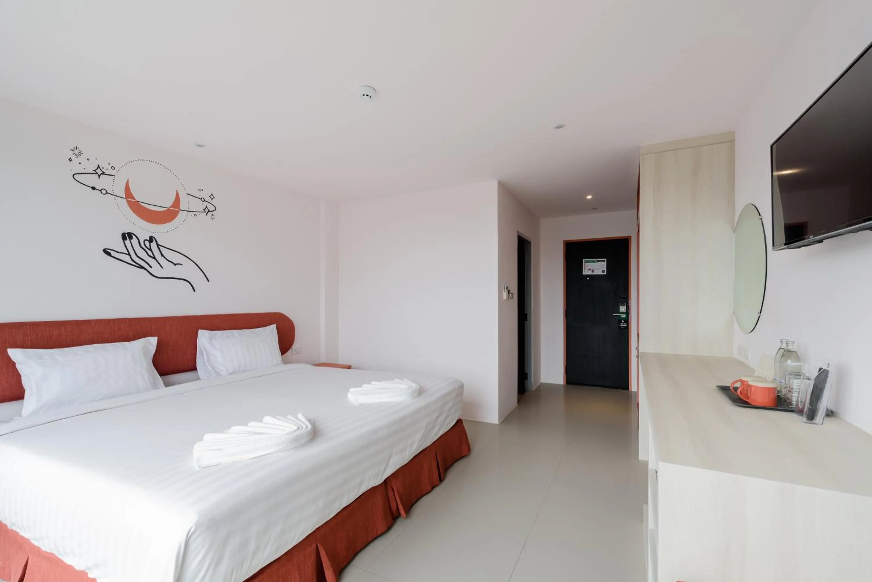 Bedroom, Bed in Moon Budget Hotel