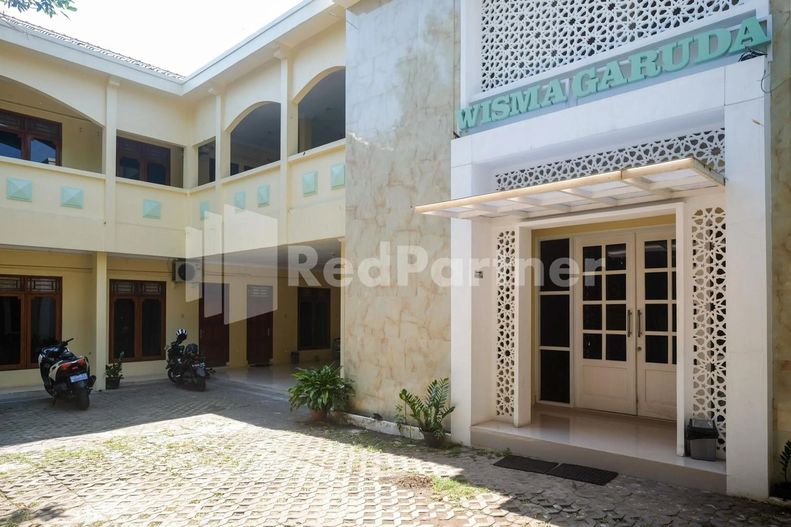 Property building in Wisma Garuda Syariah Condoongcatur Mitra RedDoorz