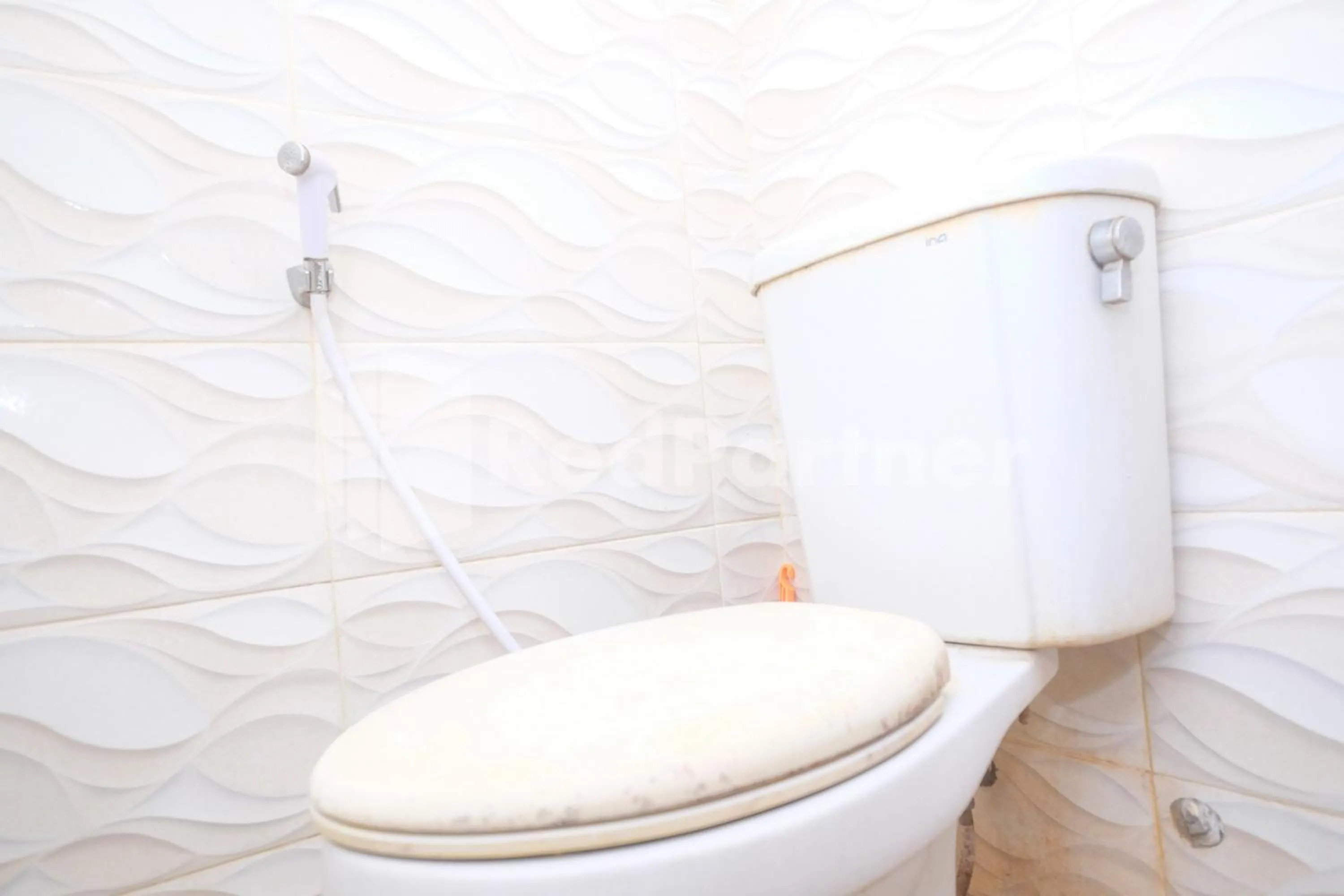 Bathroom in Wisma Garuda Syariah Condoongcatur Mitra RedDoorz