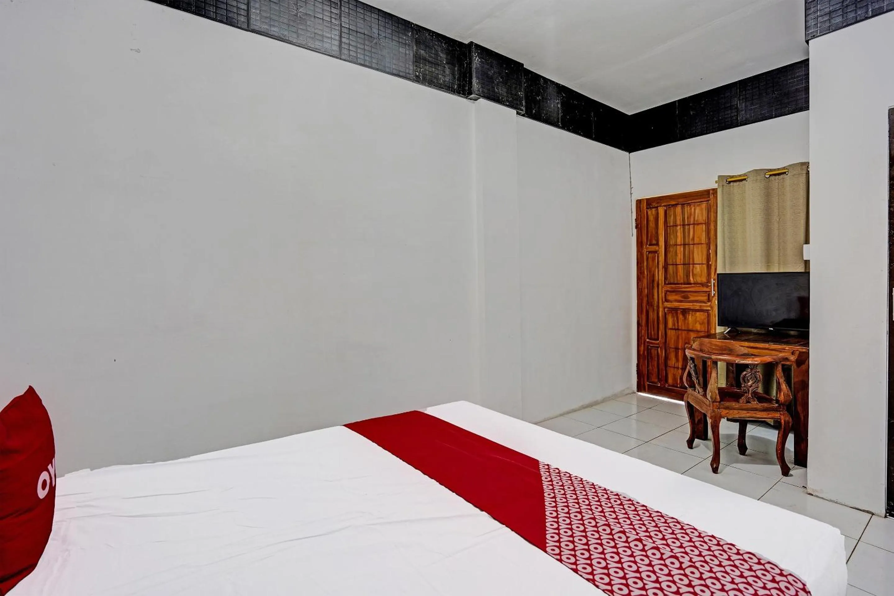 Bedroom, Bed in Hotel O Villa A1