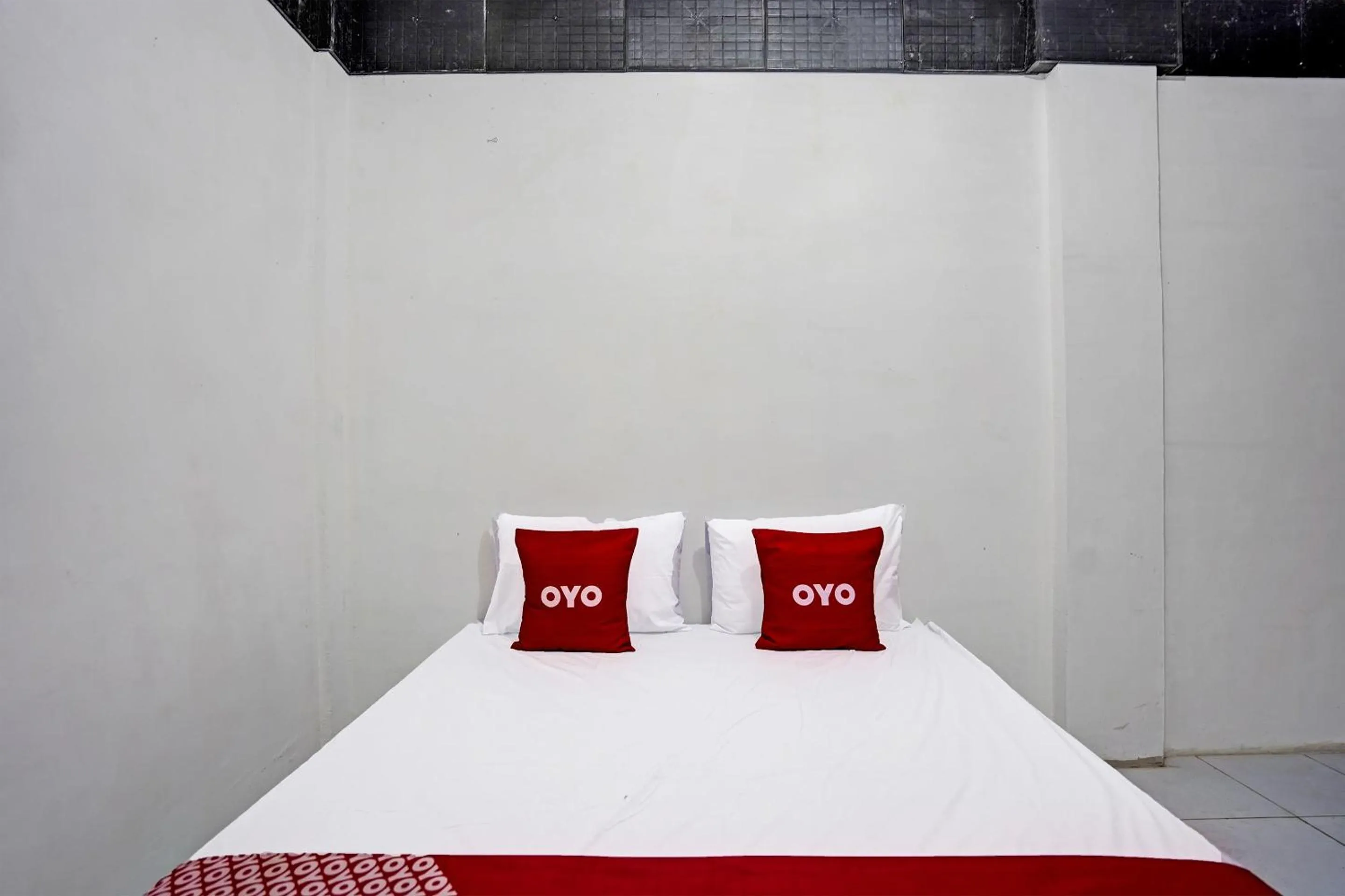 Bedroom, Bed in Hotel O Villa A1