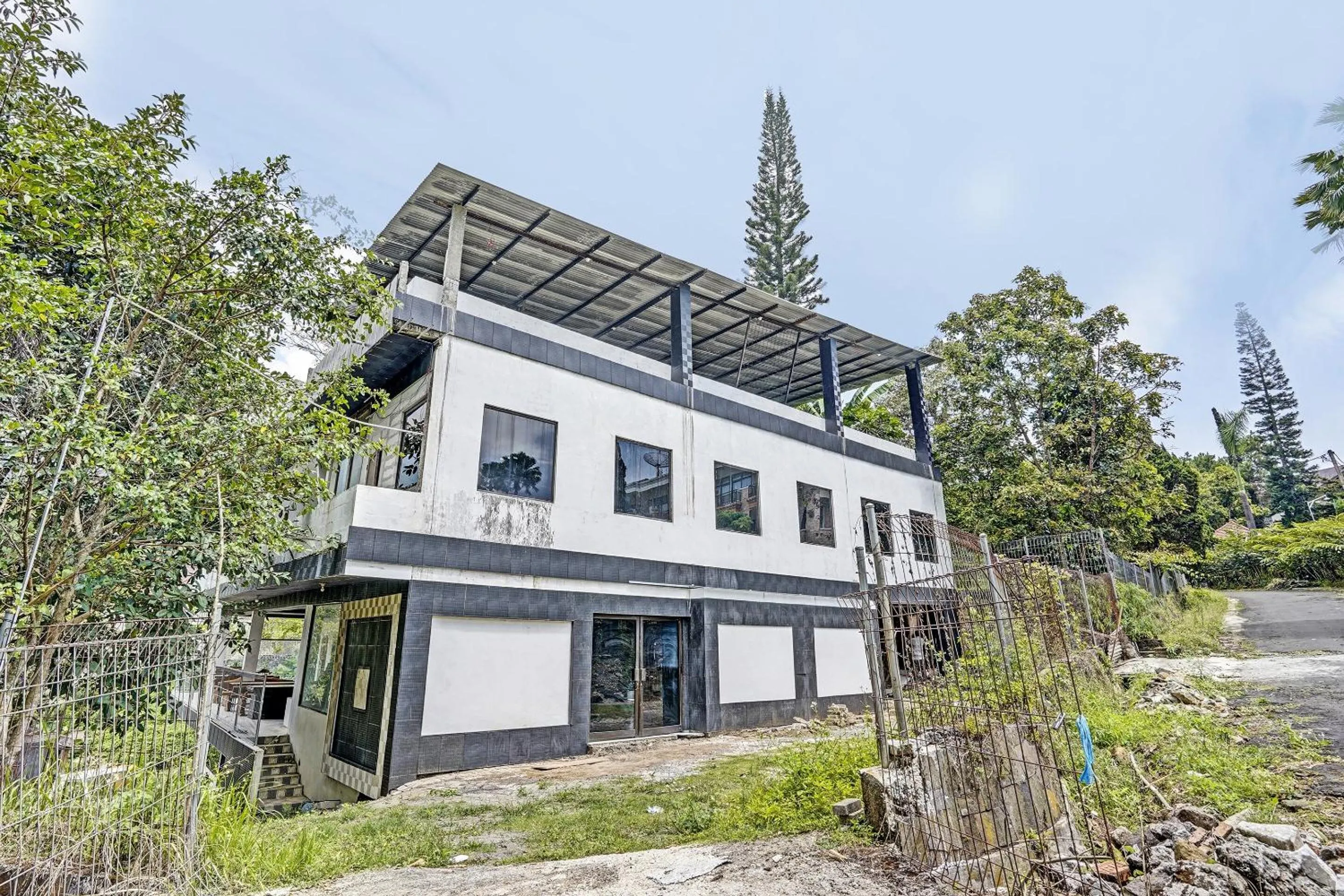 Facade/entrance in Hotel O Villa A1