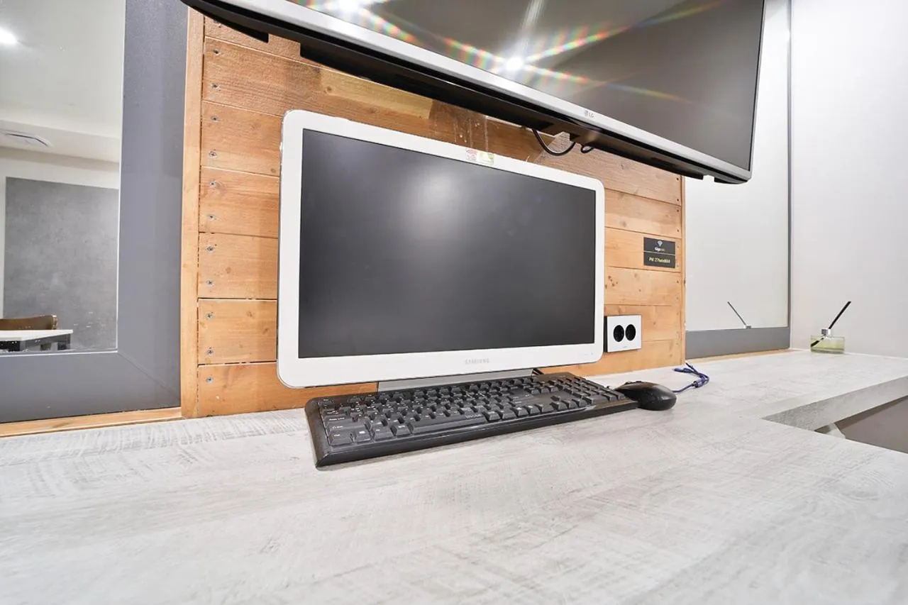 TV and multimedia in 27 Hotel