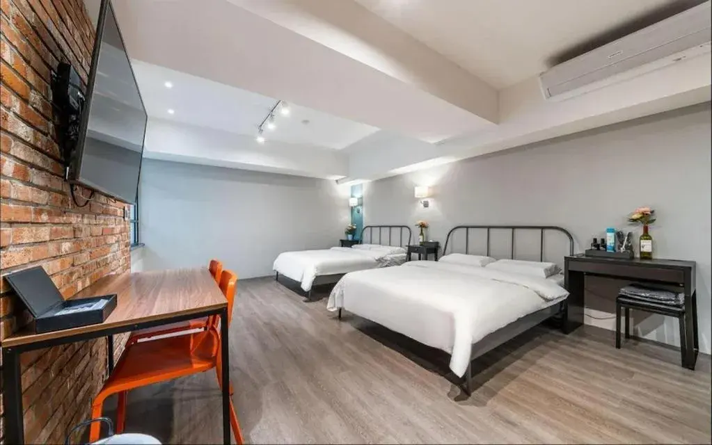 Twin Room in 27 Hotel Twin Room in 27 Hotel