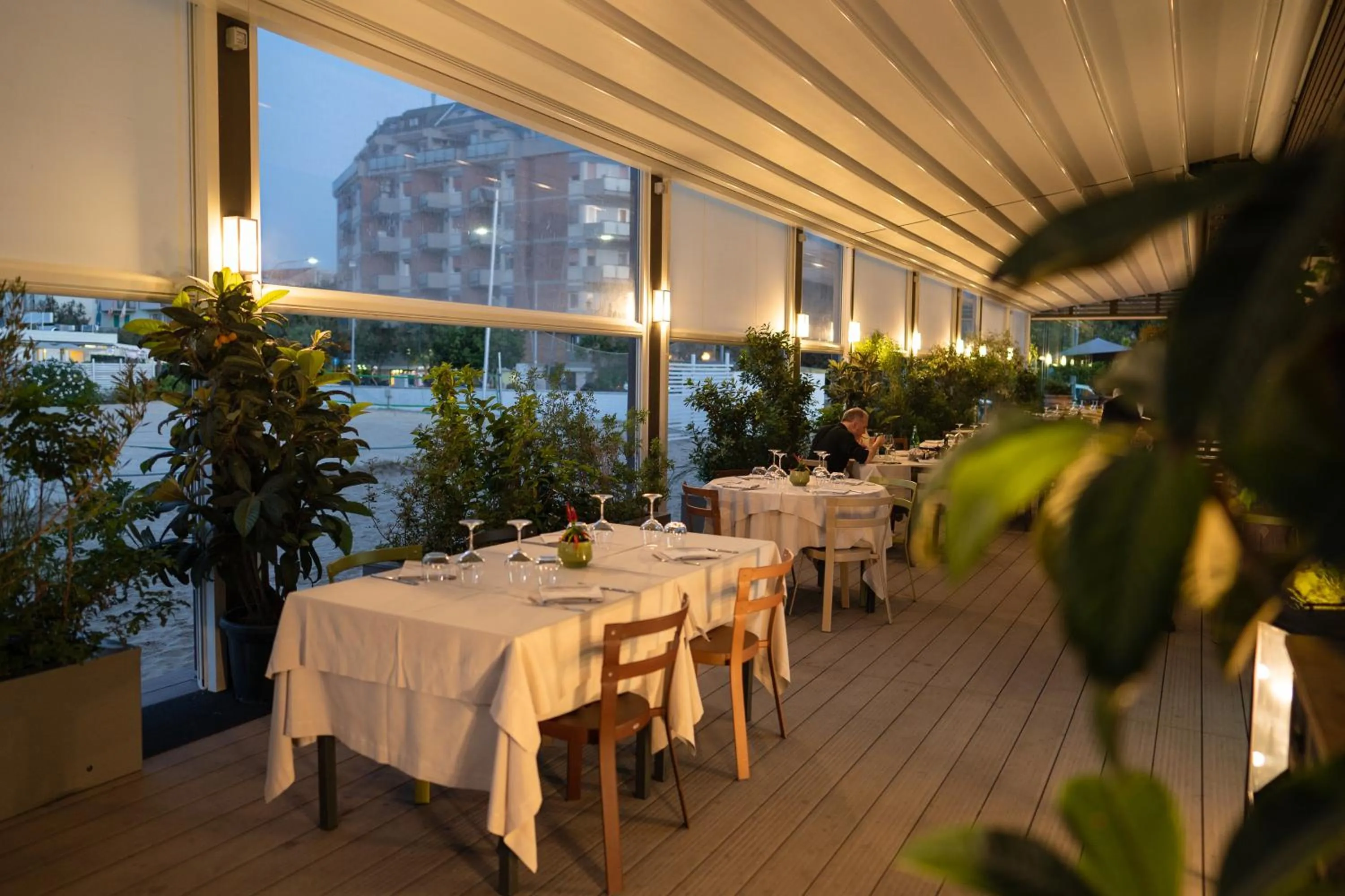 Restaurant/places to eat in Hotel Salus