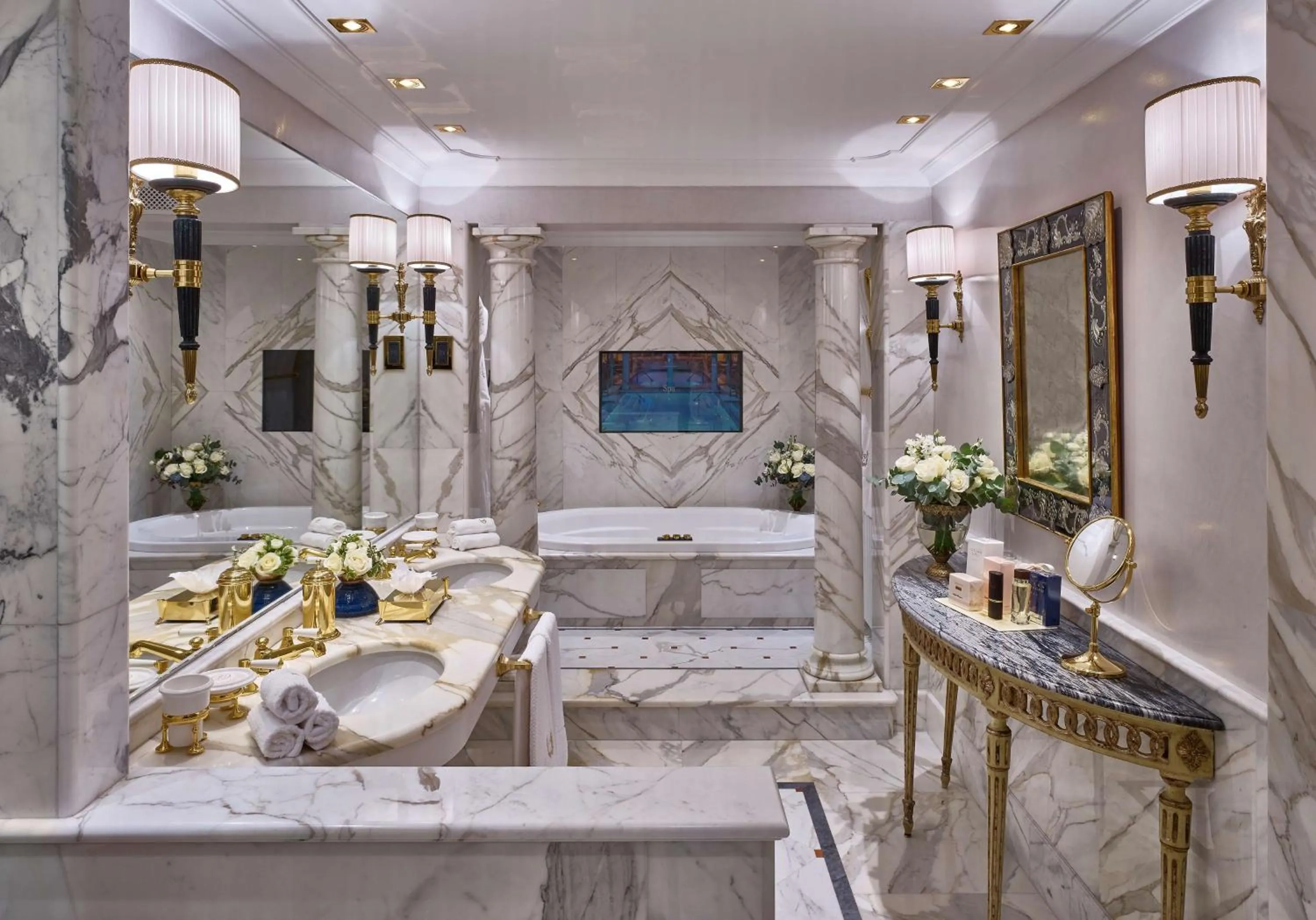 Bathroom in Rome Cavalieri, A Waldorf Astoria Hotel