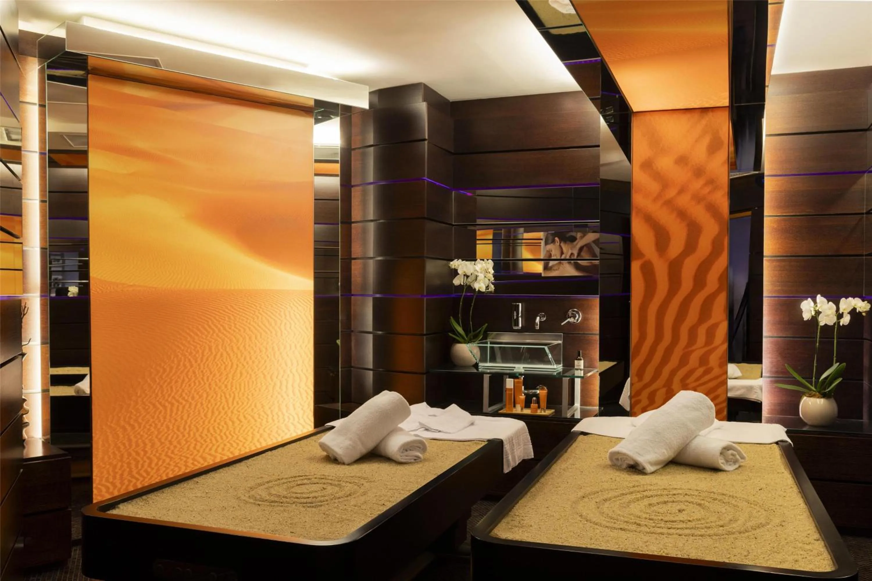 Bed in Rome Cavalieri, A Waldorf Astoria Hotel