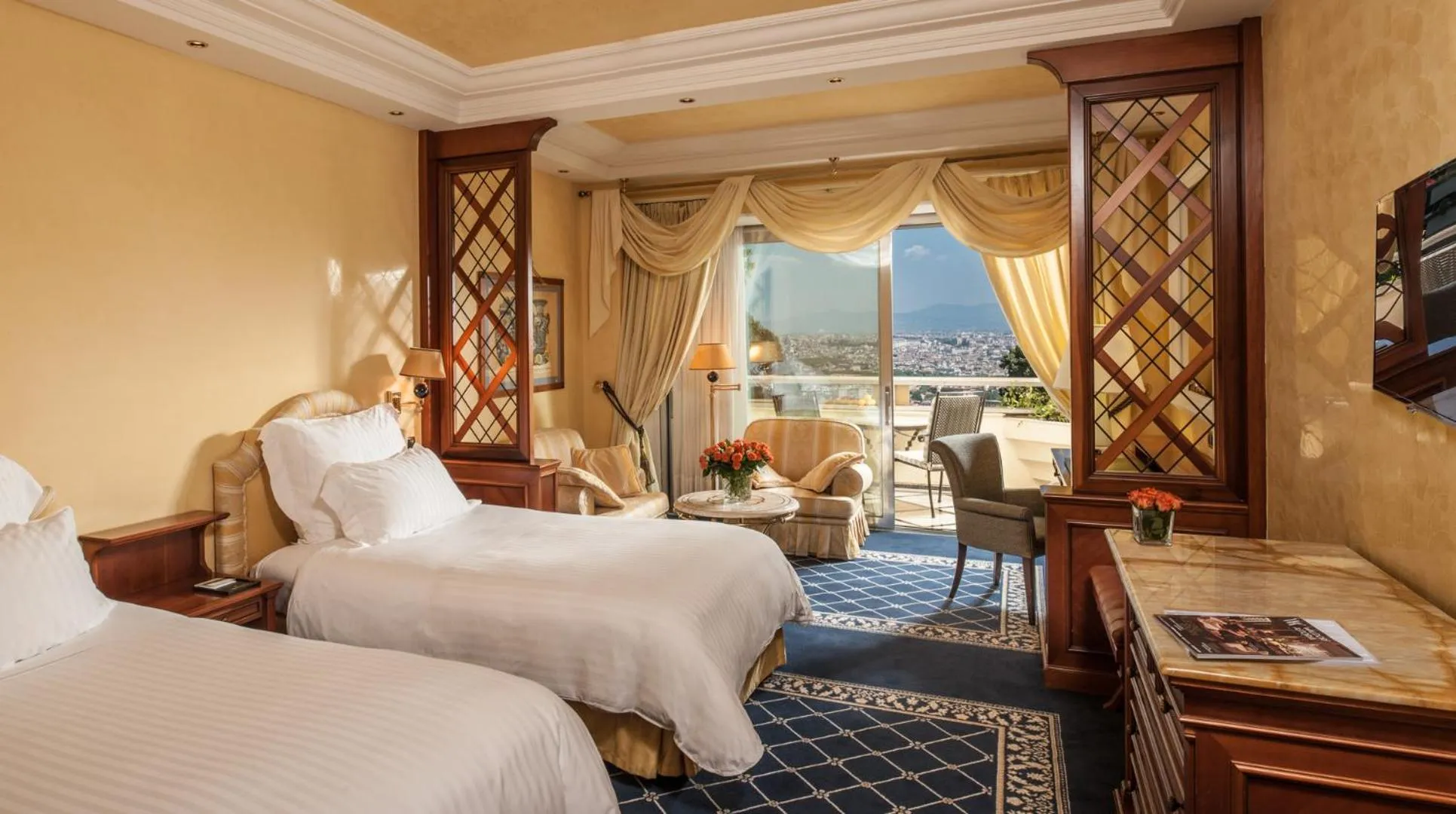 Bed in Rome Cavalieri, A Waldorf Astoria Hotel